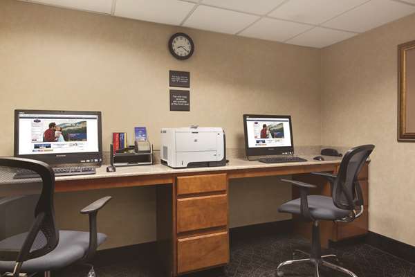Conference Area - Hampton Inn & Suites Greenfield