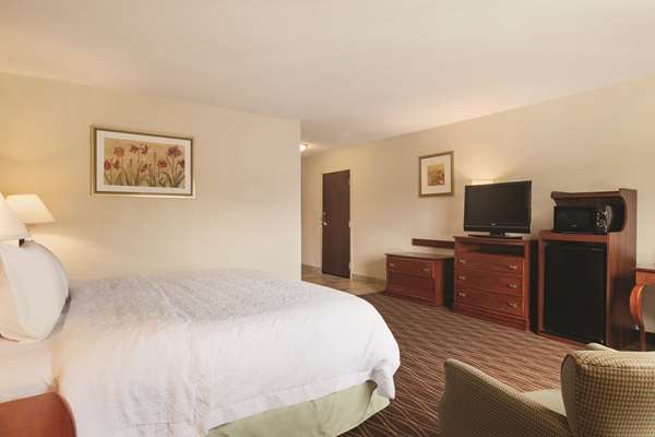  - Hampton Inn & Suites Greenfield
