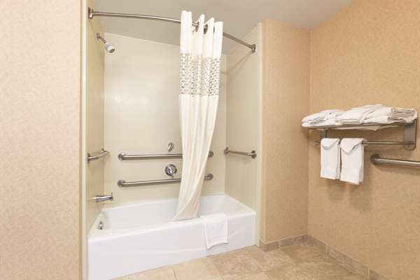  - Hampton Inn & Suites Greenfield