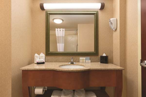  - Hampton Inn & Suites Greenfield