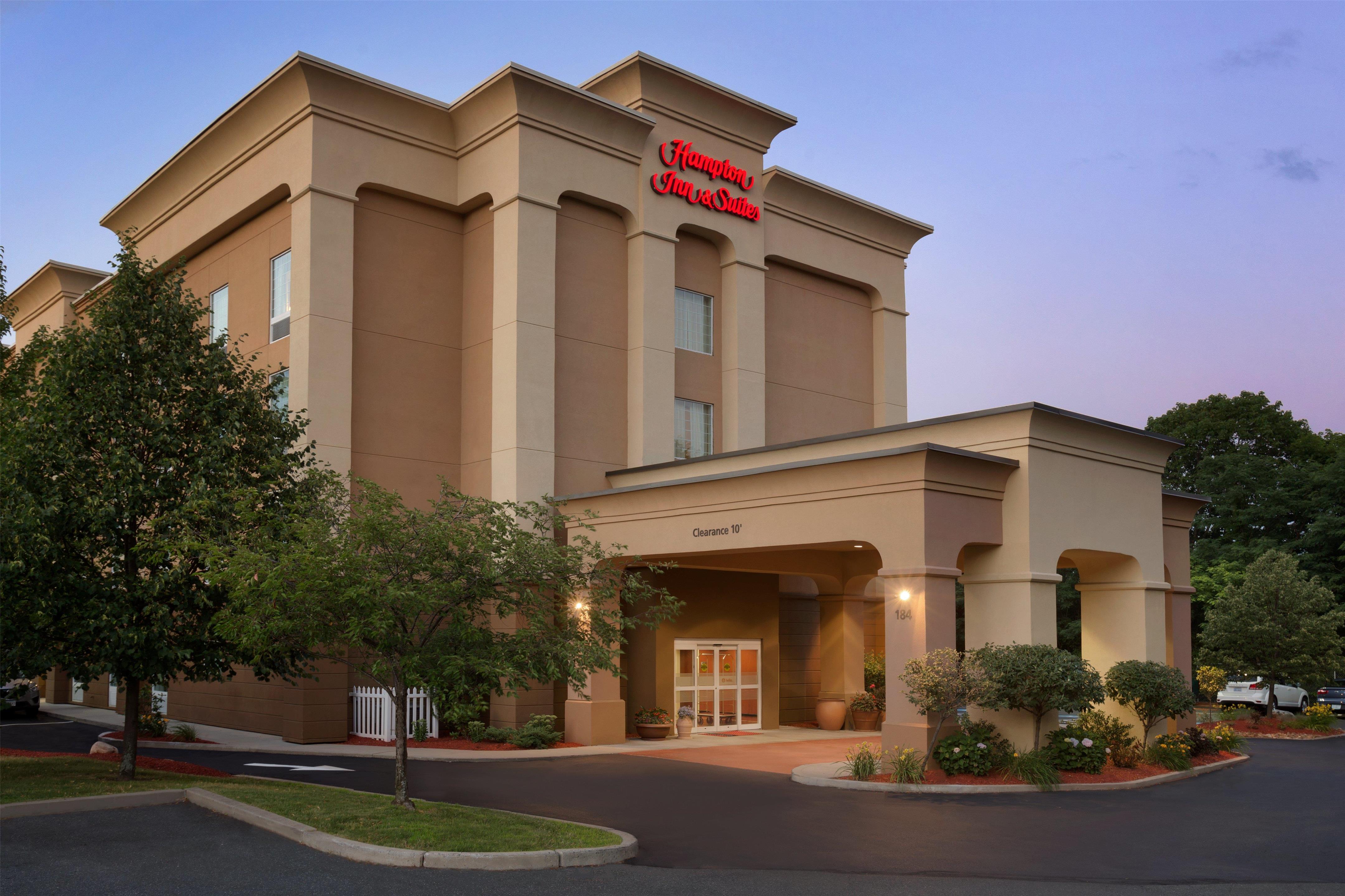 Exterior | Hampton Inn & Suites Greenfield