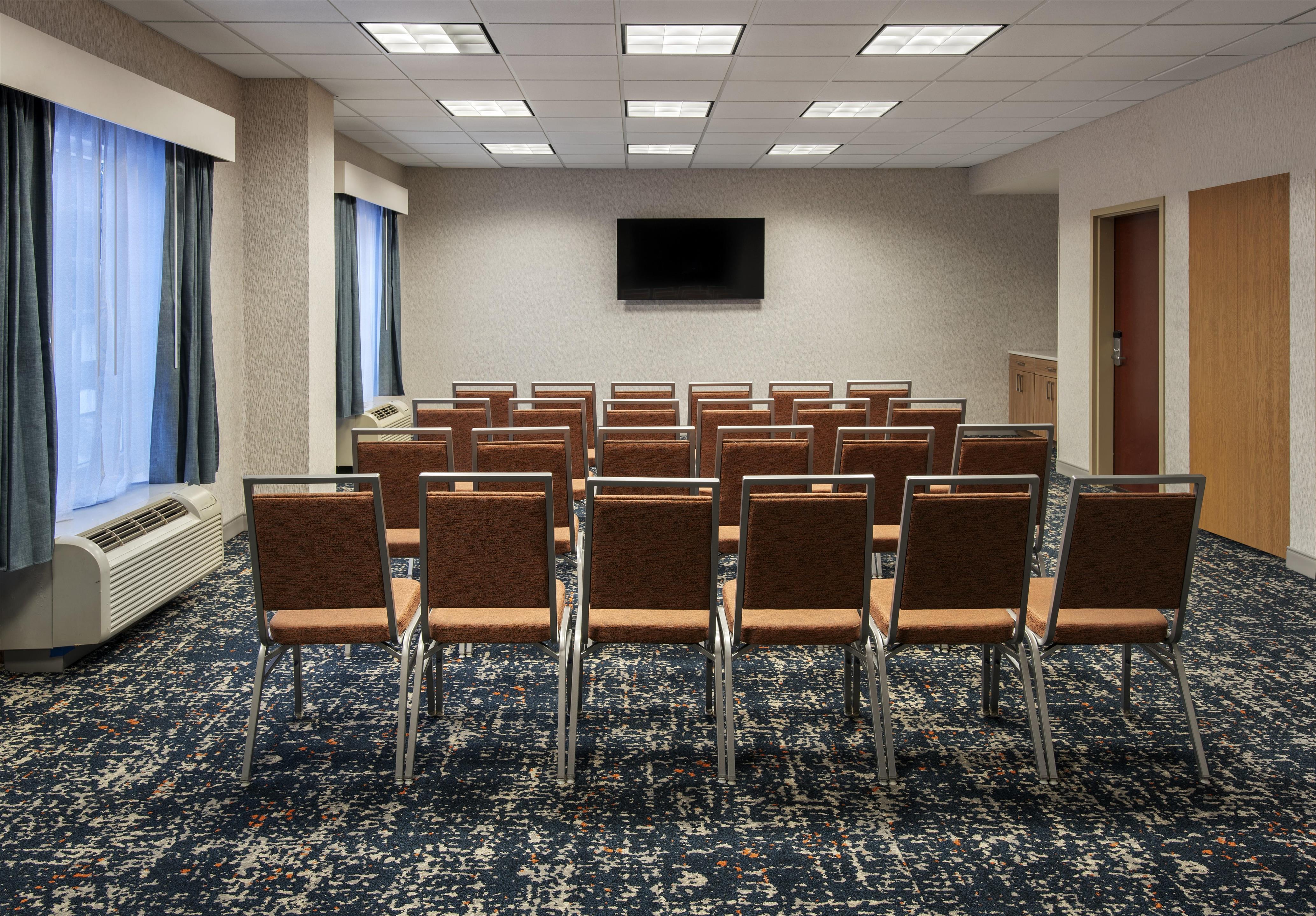 Meeting Room | Hampton Inn & Suites Greenfield