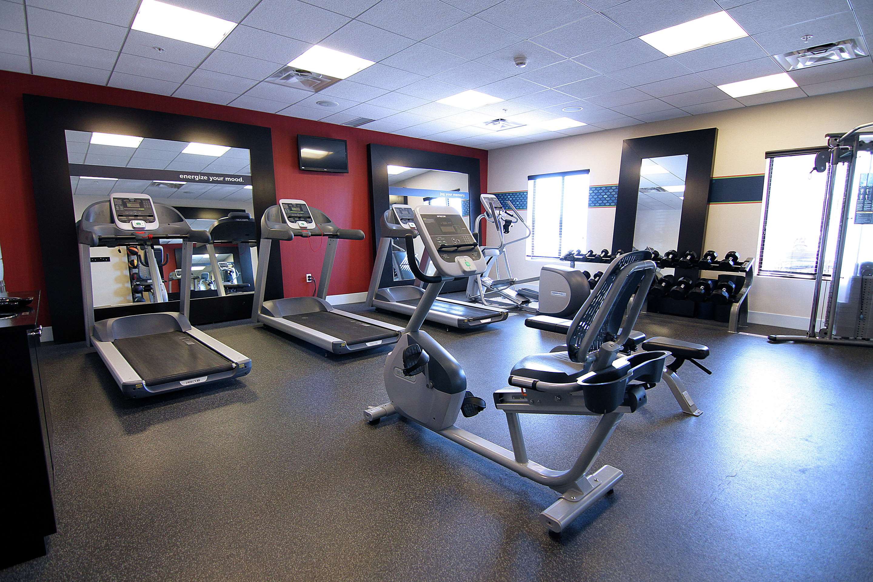 Health club fitness center gym | Hampton Inn & Suites Grand Forks