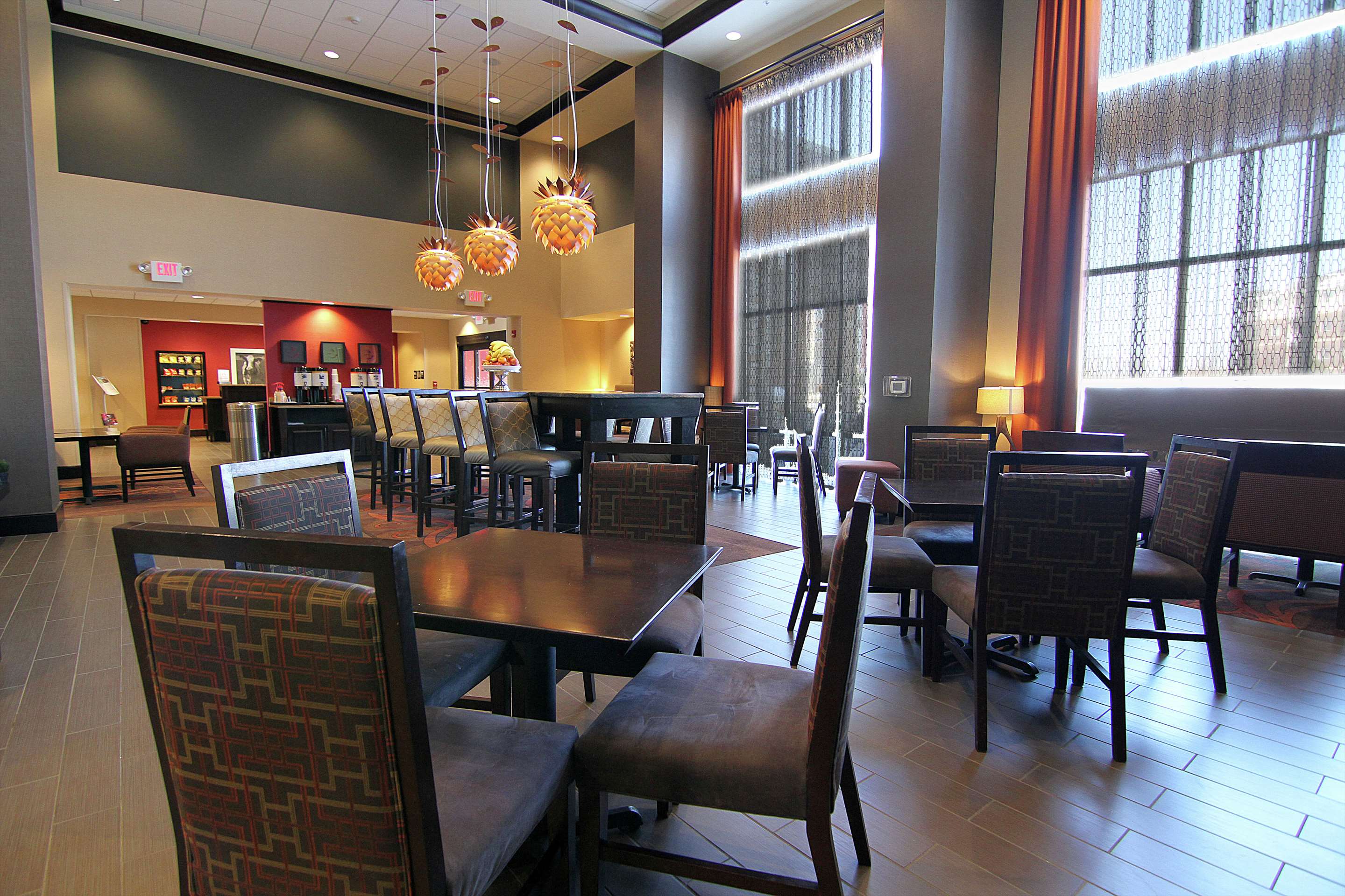 Lobby | Hampton Inn & Suites Grand Forks