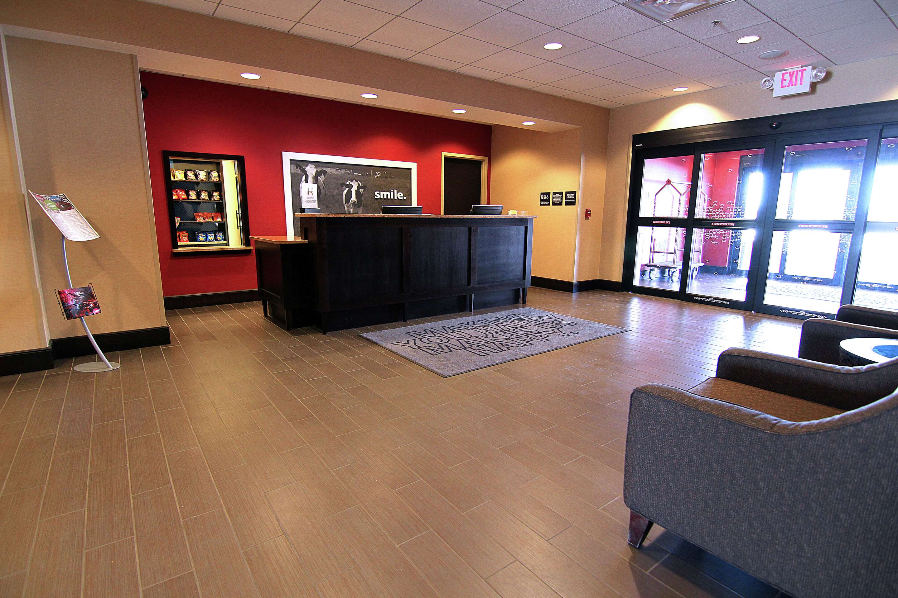Reception | Hampton Inn & Suites Grand Forks