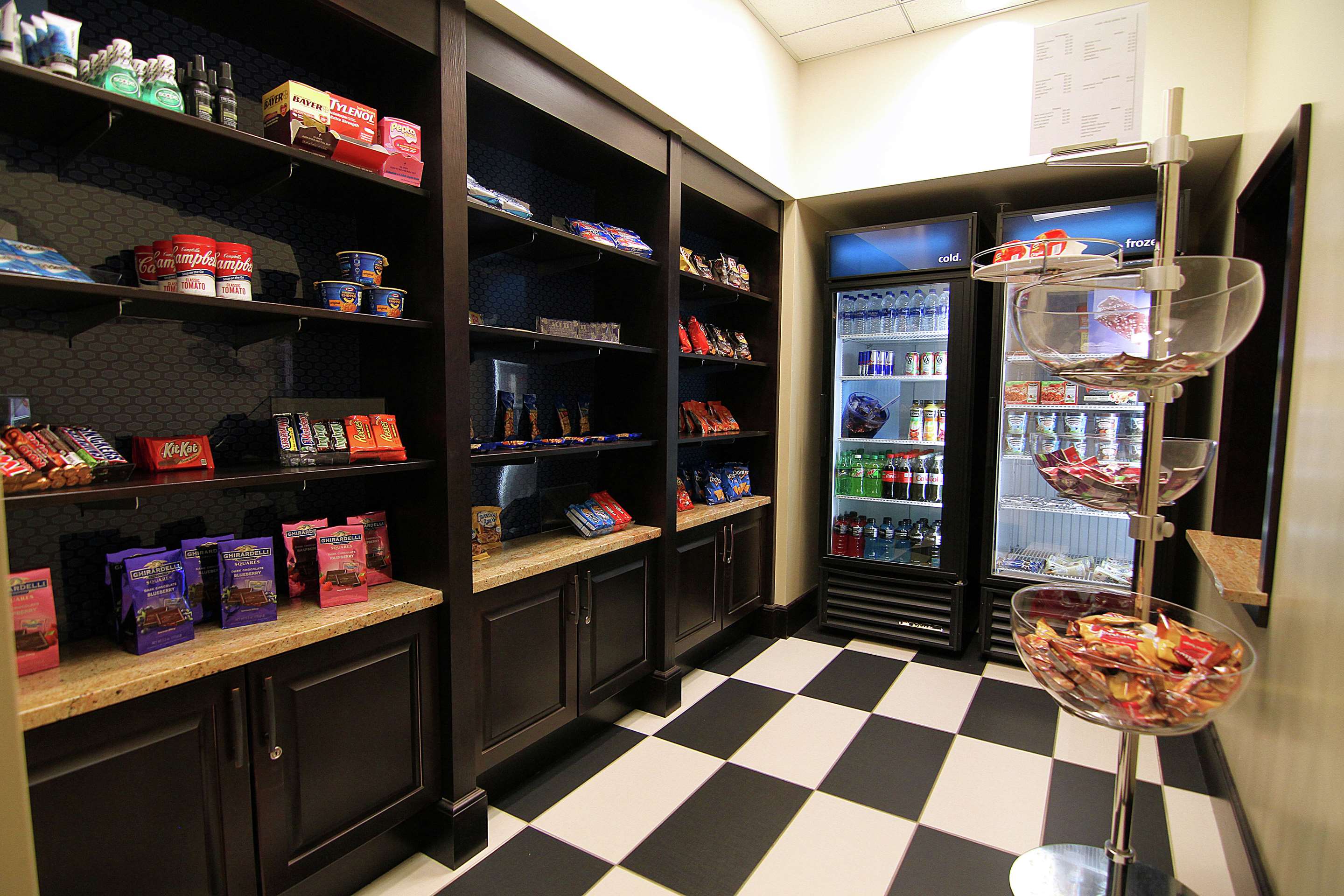 Restaurant | Hampton Inn & Suites Grand Forks