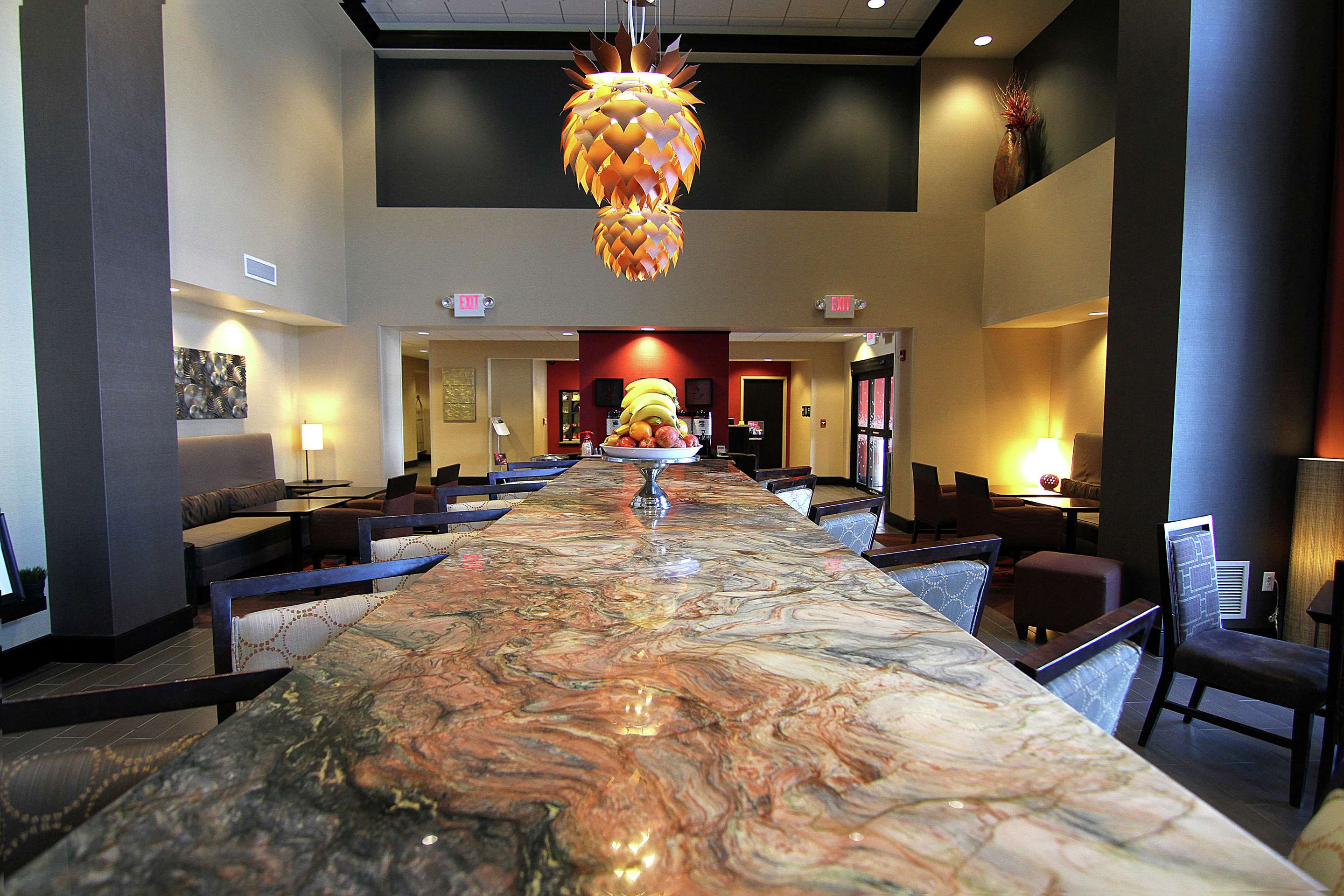 Restaurant | Hampton Inn & Suites Grand Forks