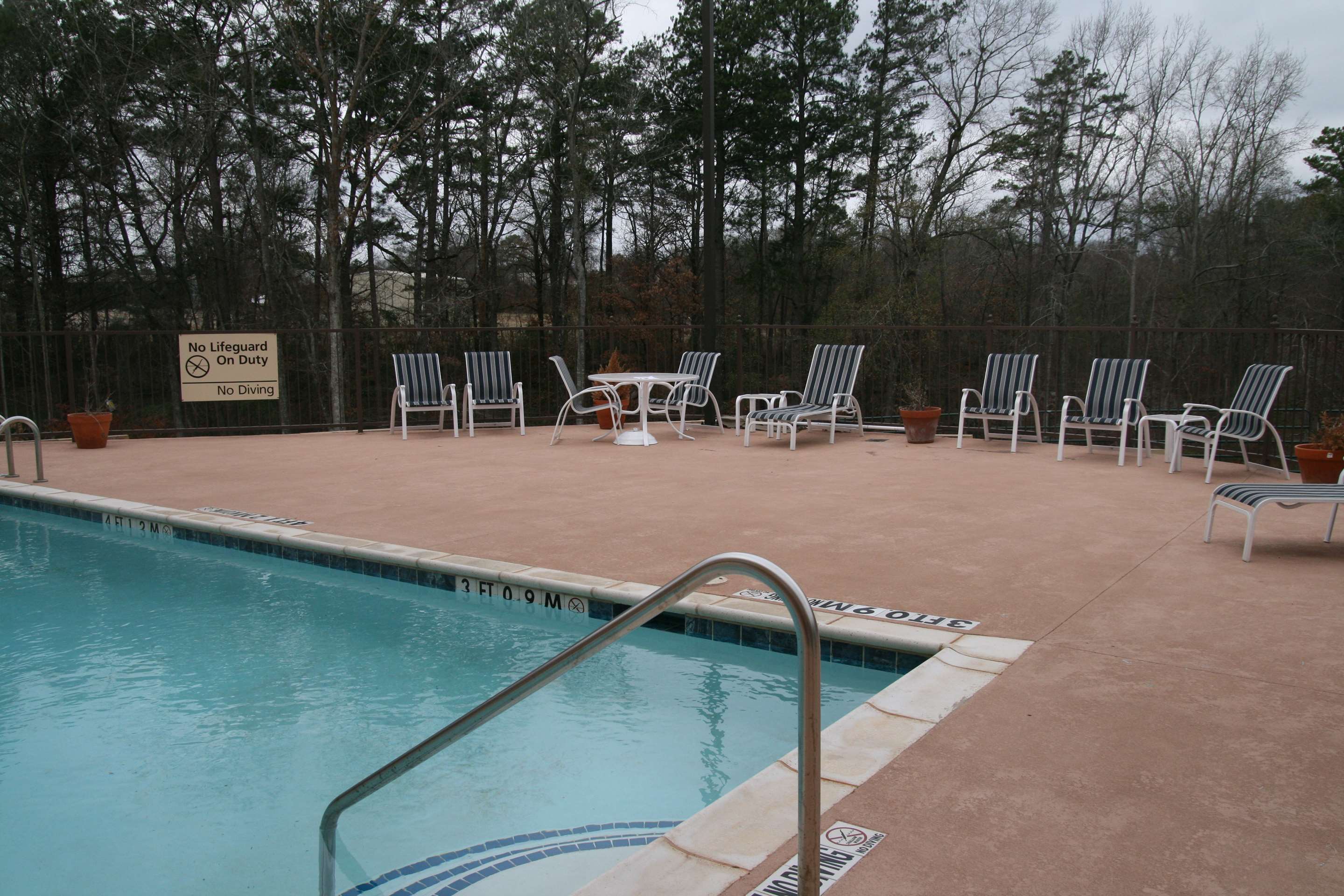 Pool | Hampton Inn Kilgore