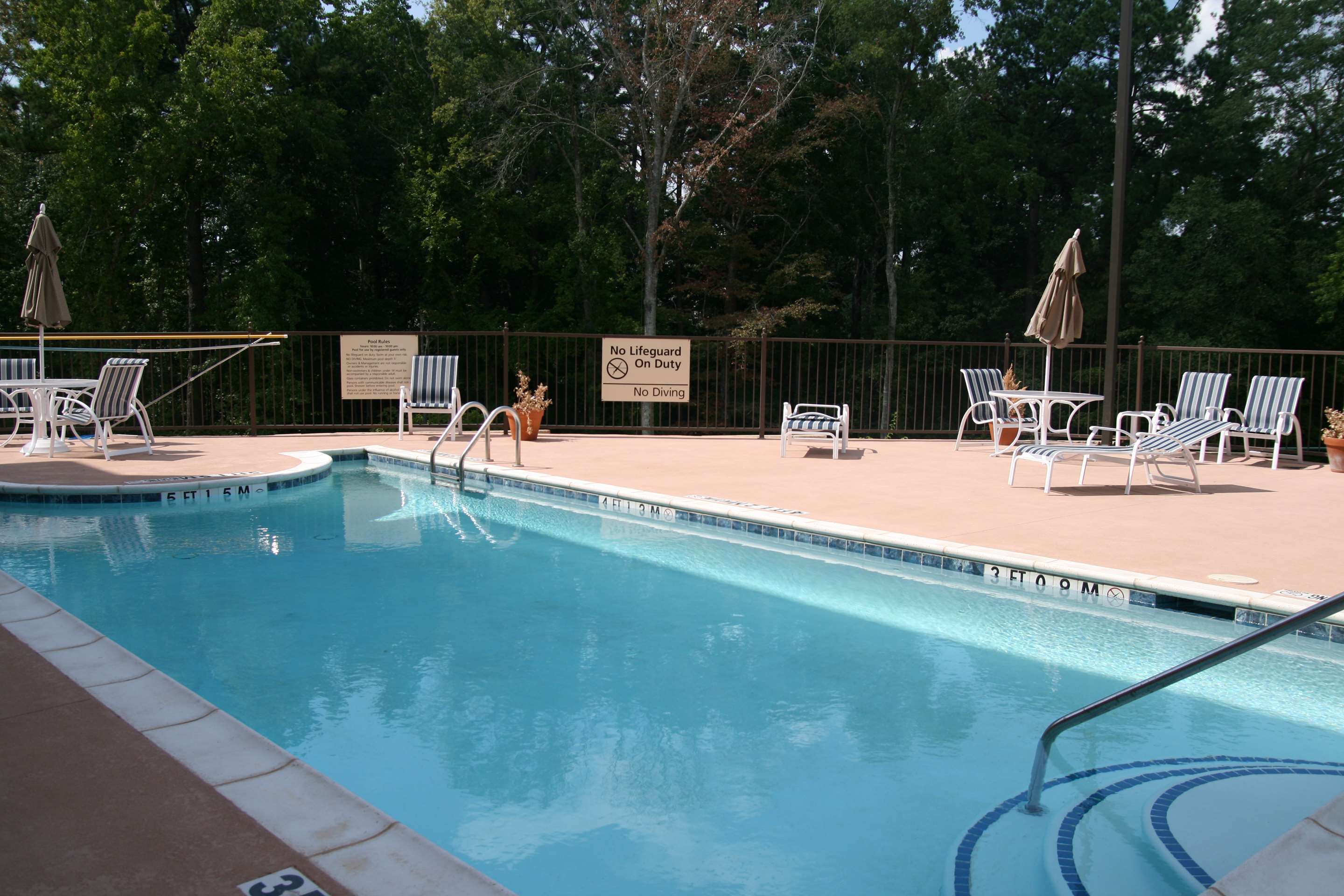 Pool | Hampton Inn Kilgore