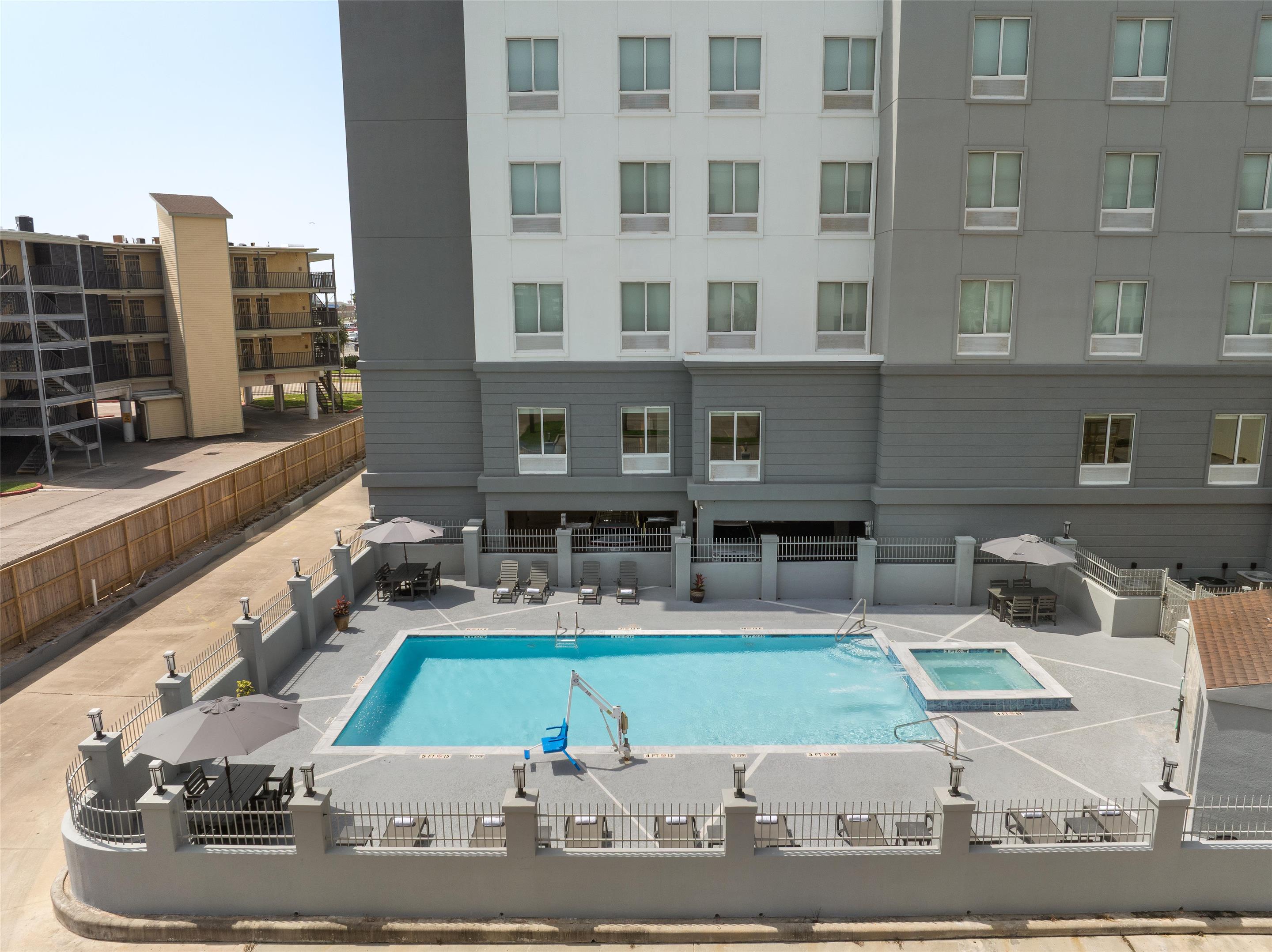 Pool | Hampton Inn & Suites Galveston