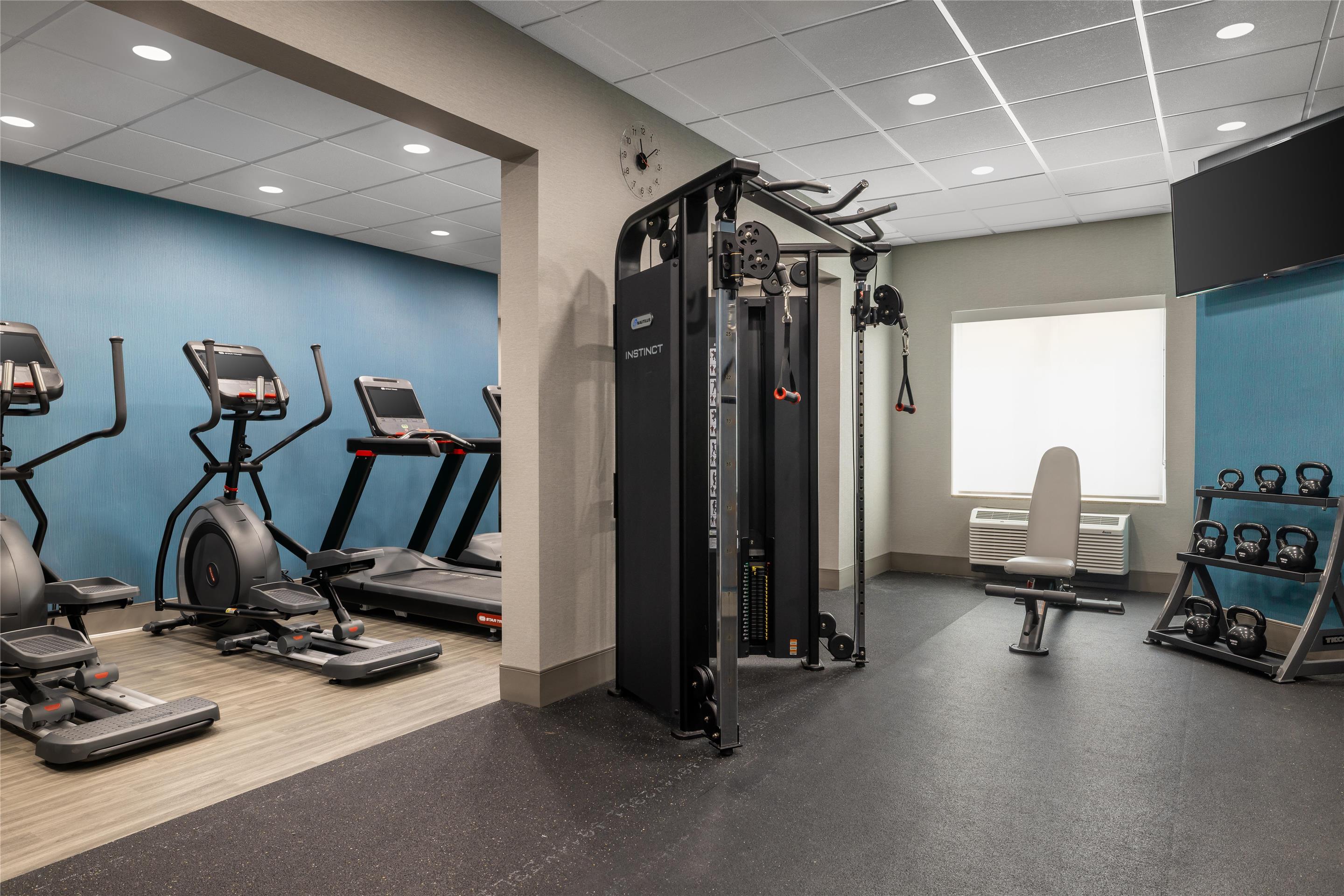 Health club fitness center gym | Hampton Inn & Suites Galveston