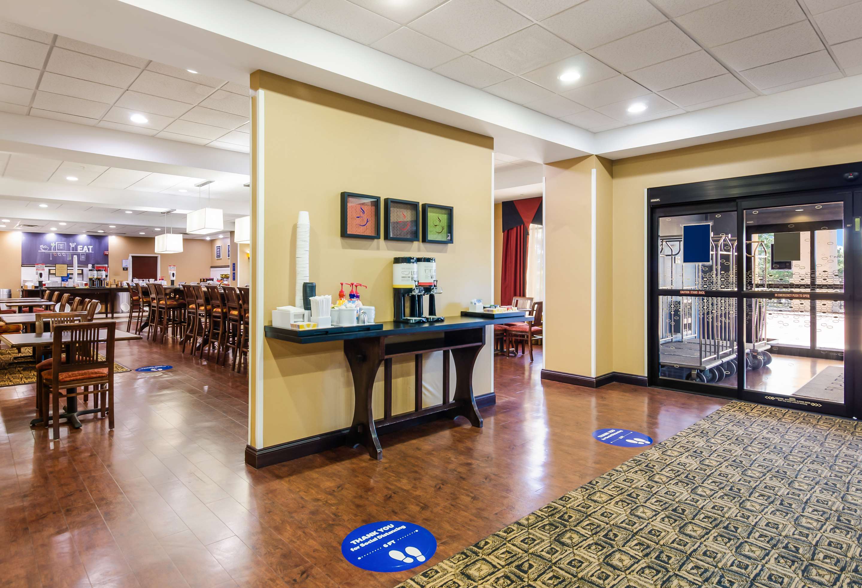 Lobby | Hampton Inn Galax