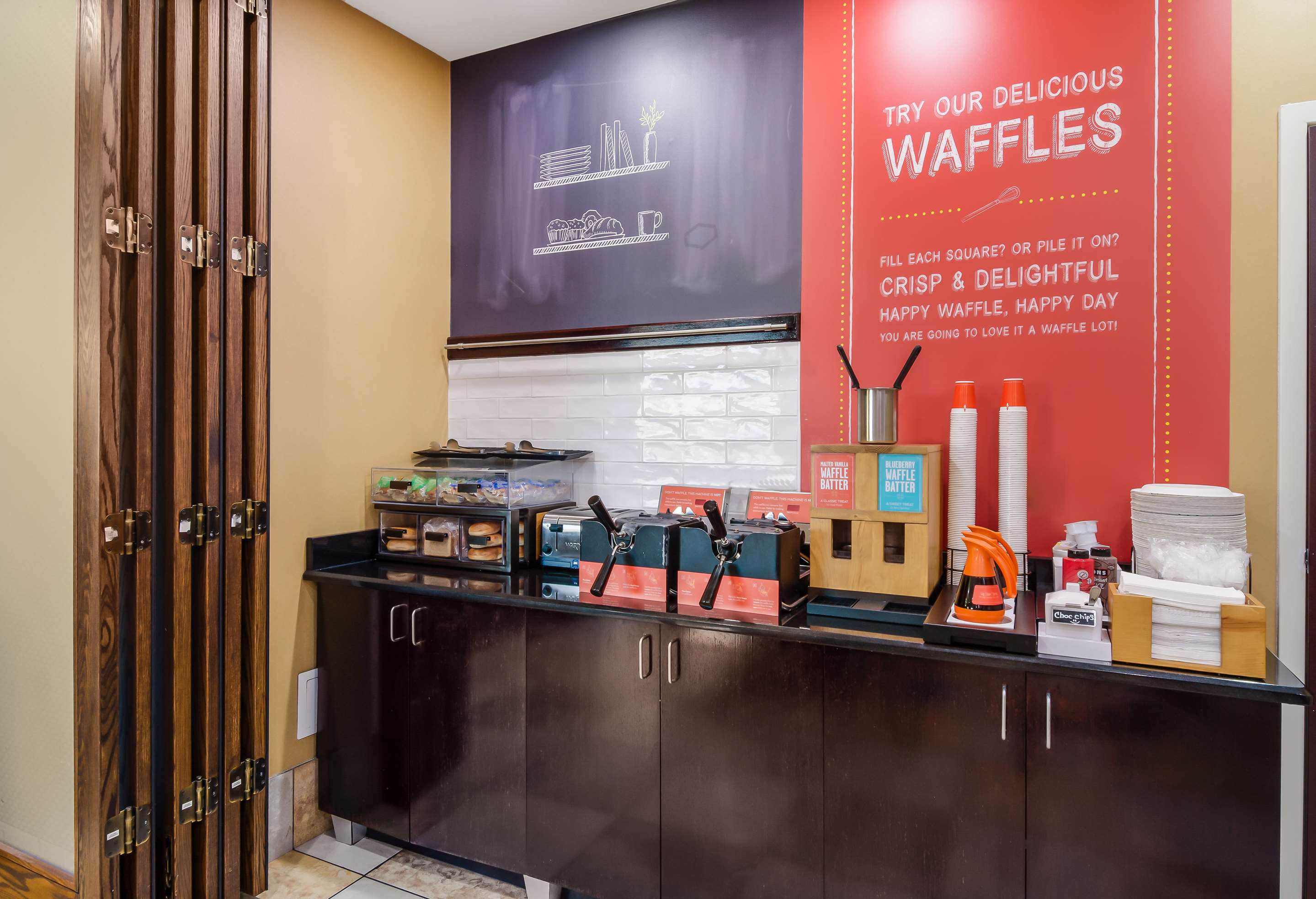 Breakfast Area | Hampton Inn Galax