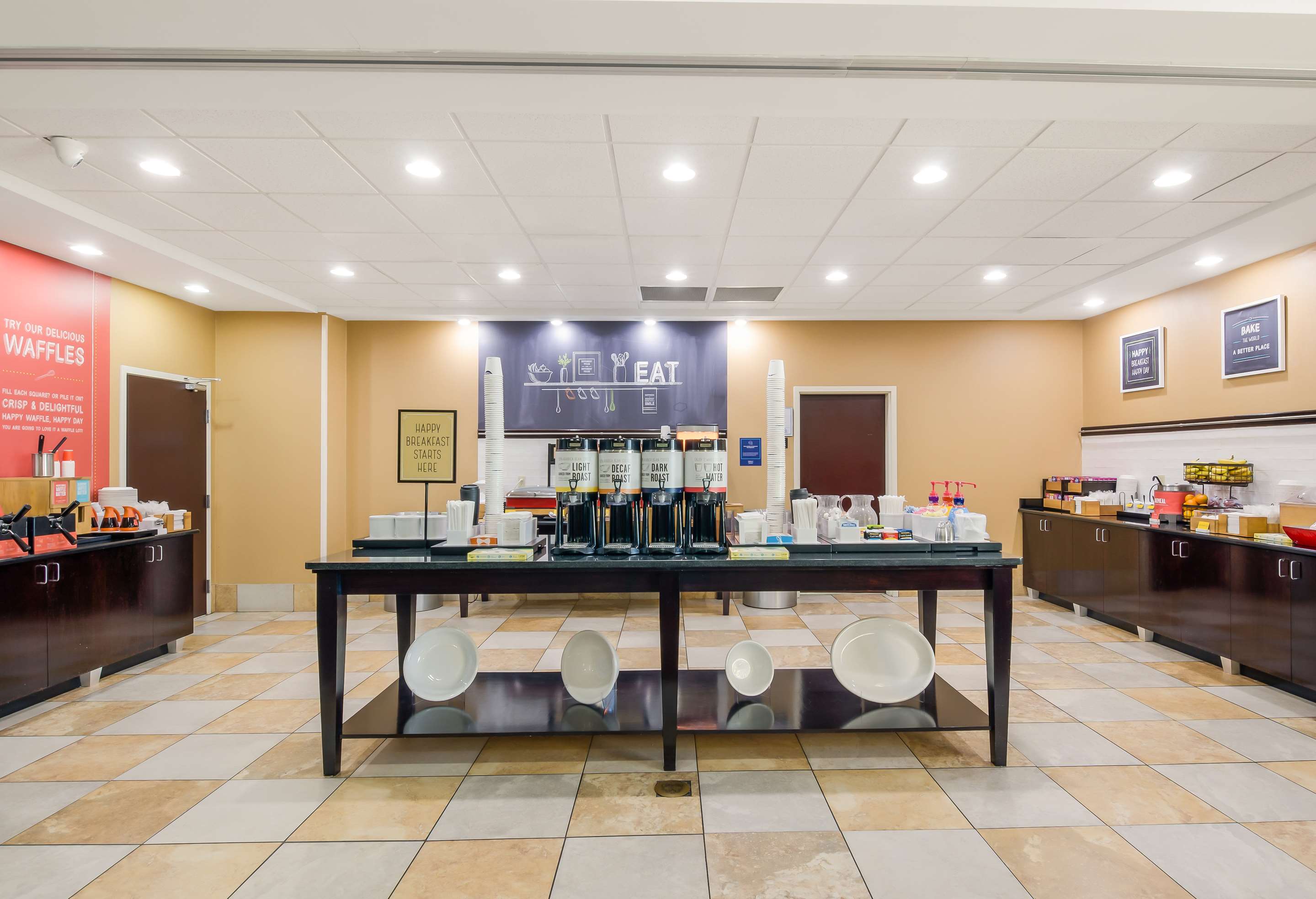 Breakfast Area | Hampton Inn Galax