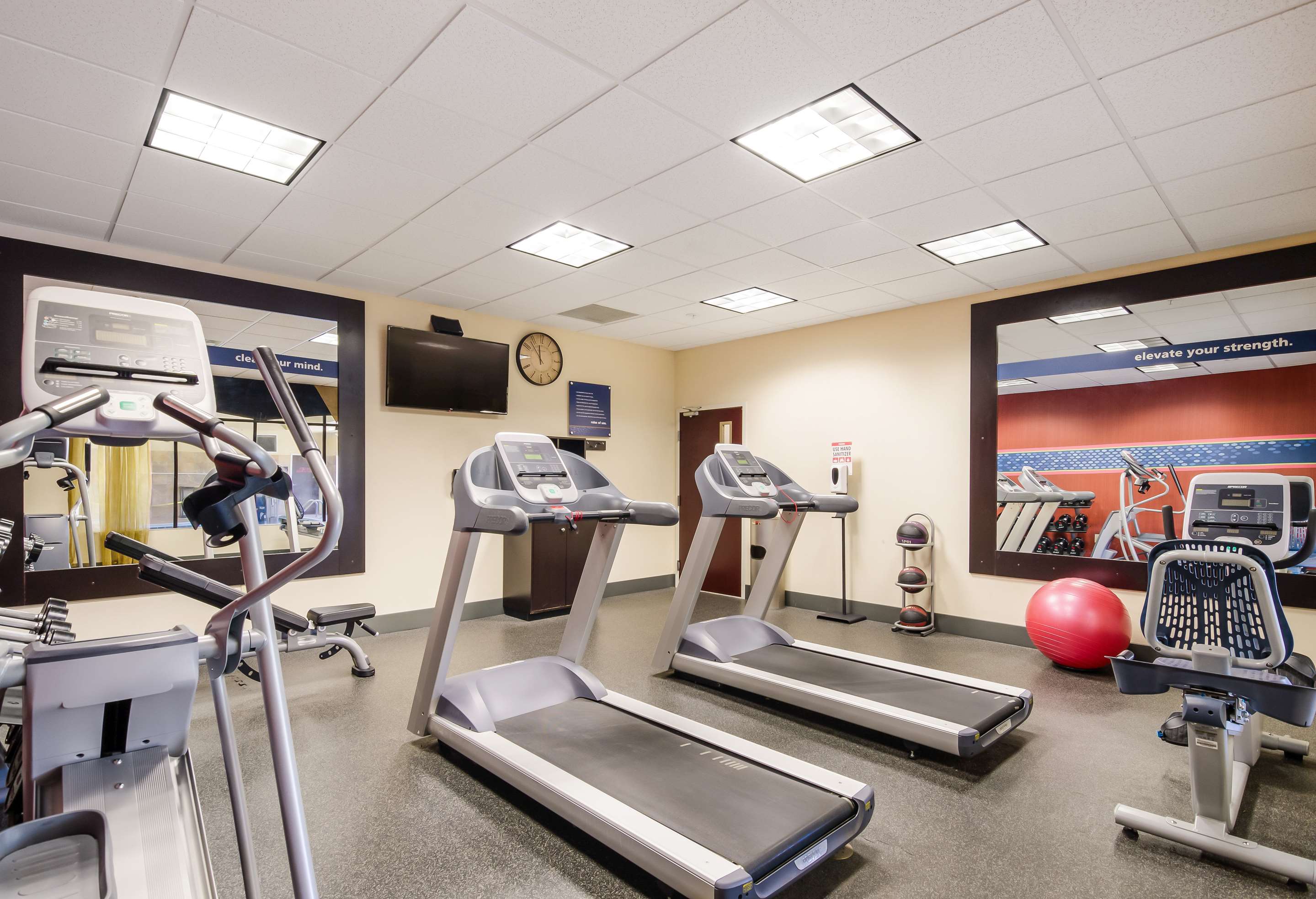Health club fitness center gym | Hampton Inn Galax