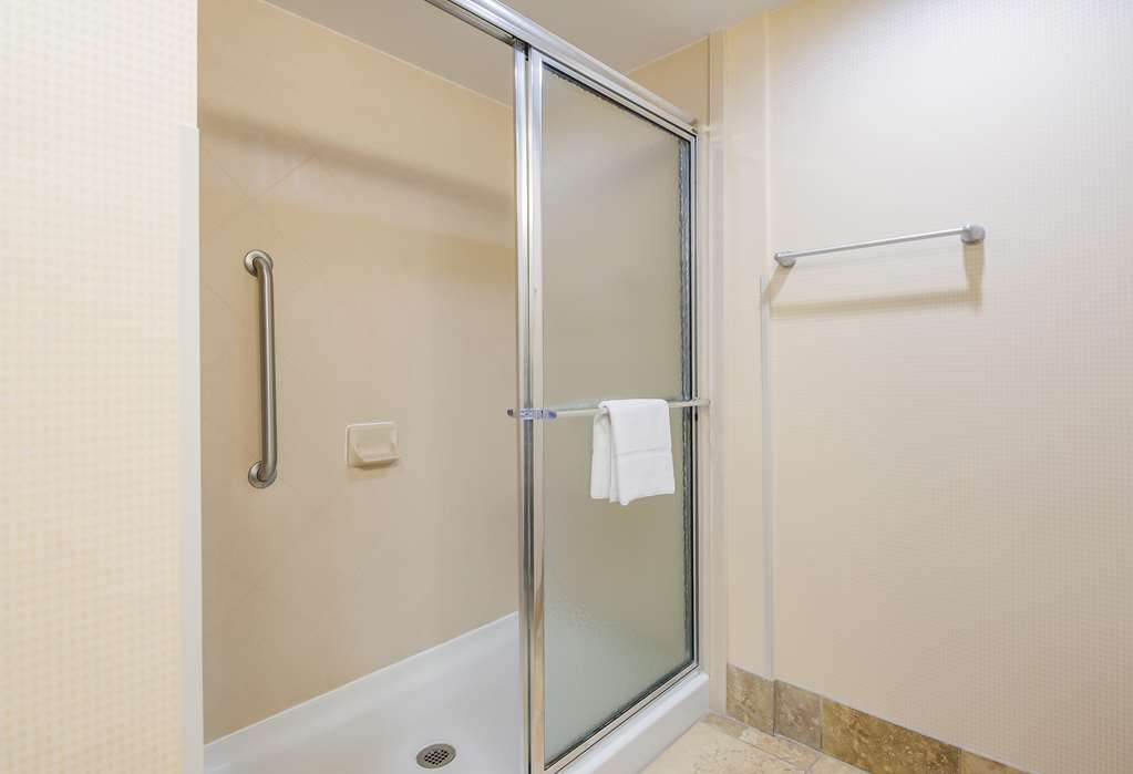 Hampton Inn Galax, VA-guestroom-Guest Room,Bathroom,On-Site.jpg
