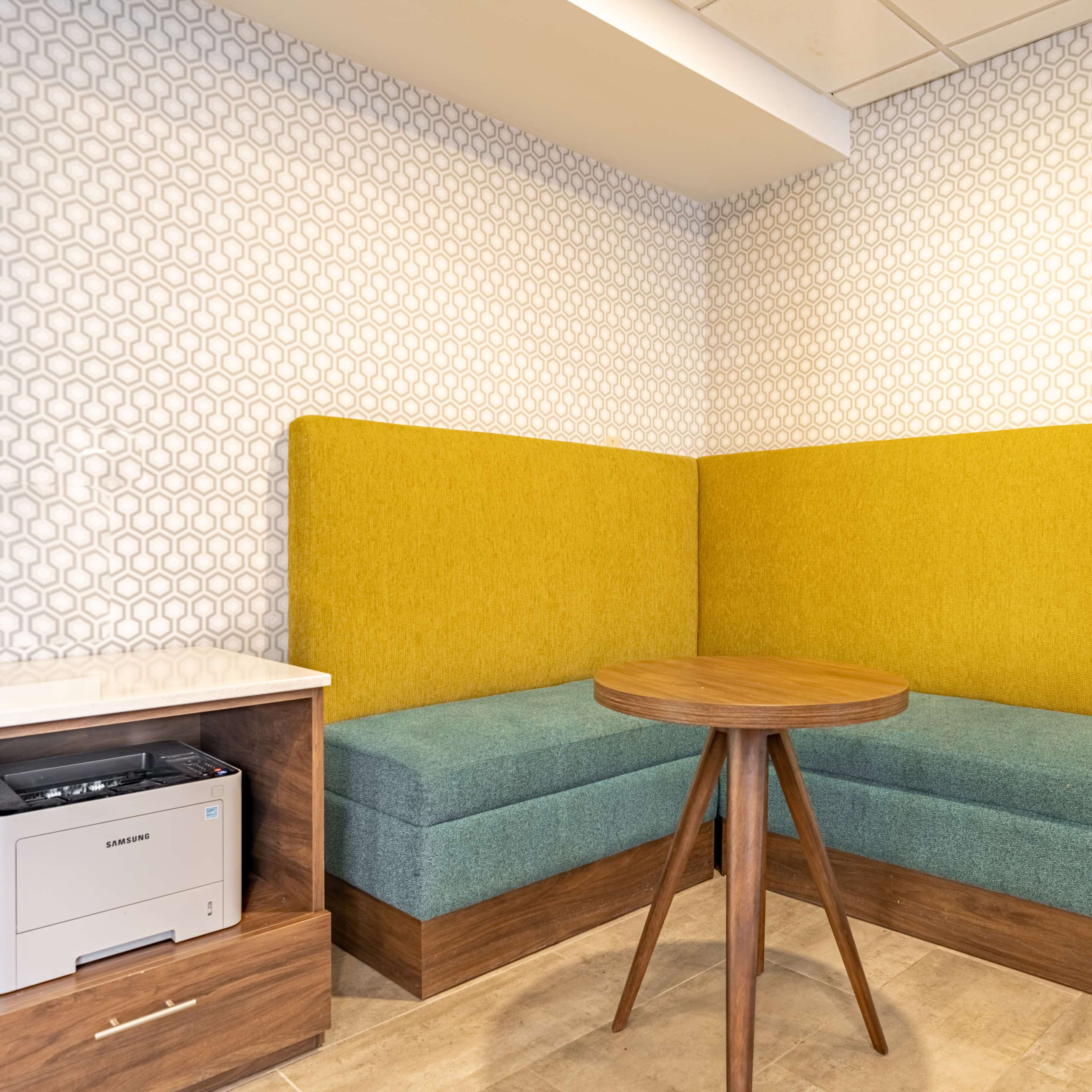 Business Center | Hampton Inn Gainesville