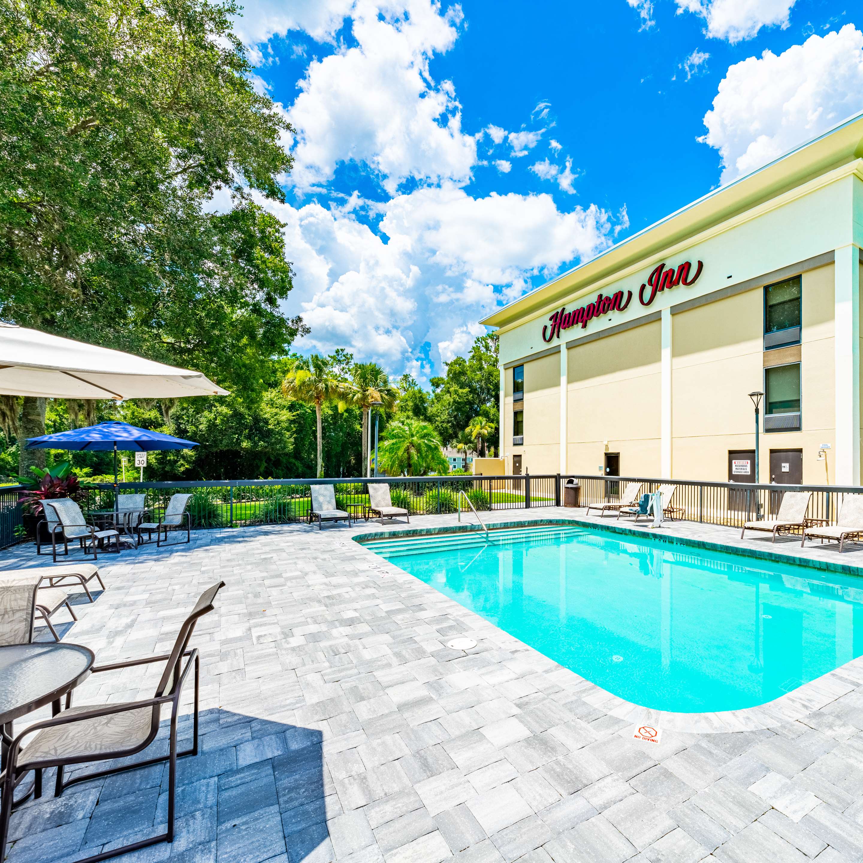 Pool | Hampton Inn Gainesville