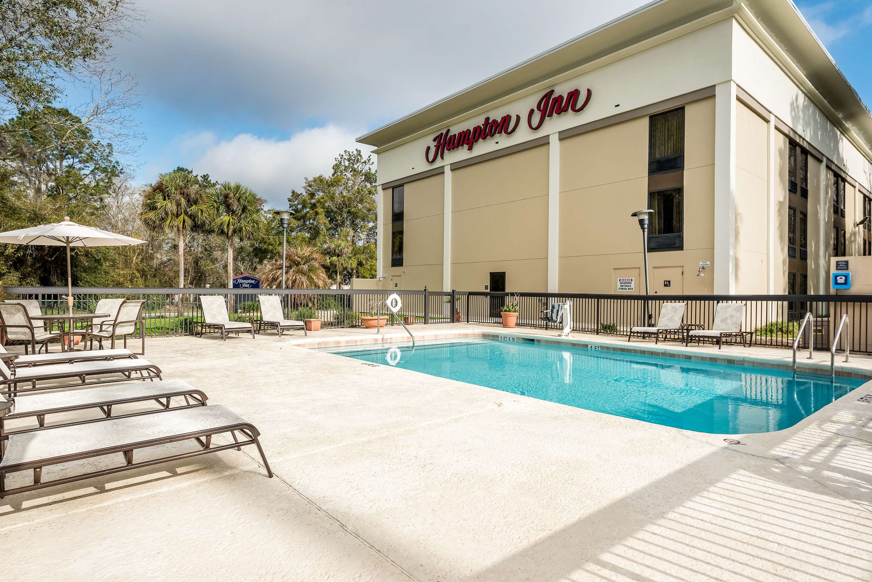 Pool | Hampton Inn Gainesville
