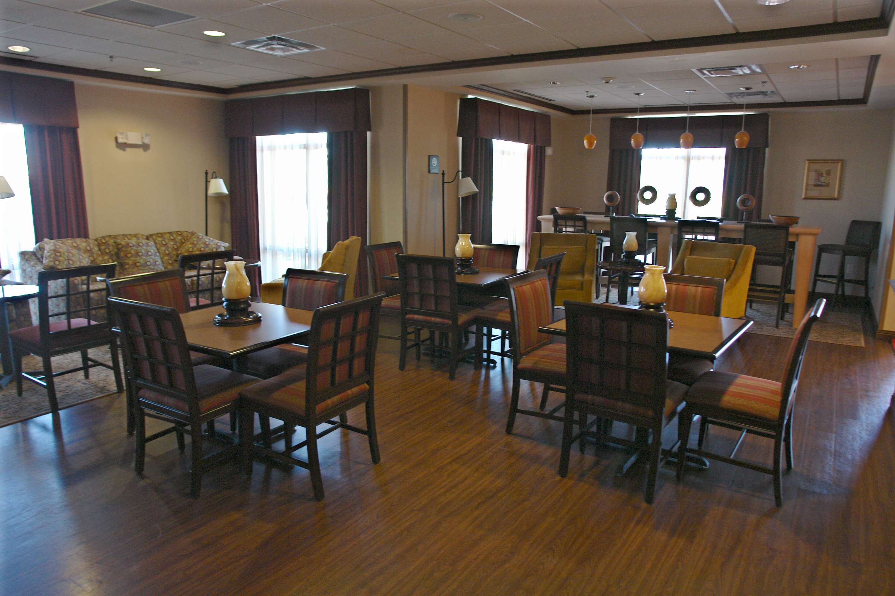 Restaurant | Hampton Inn Gallipolis