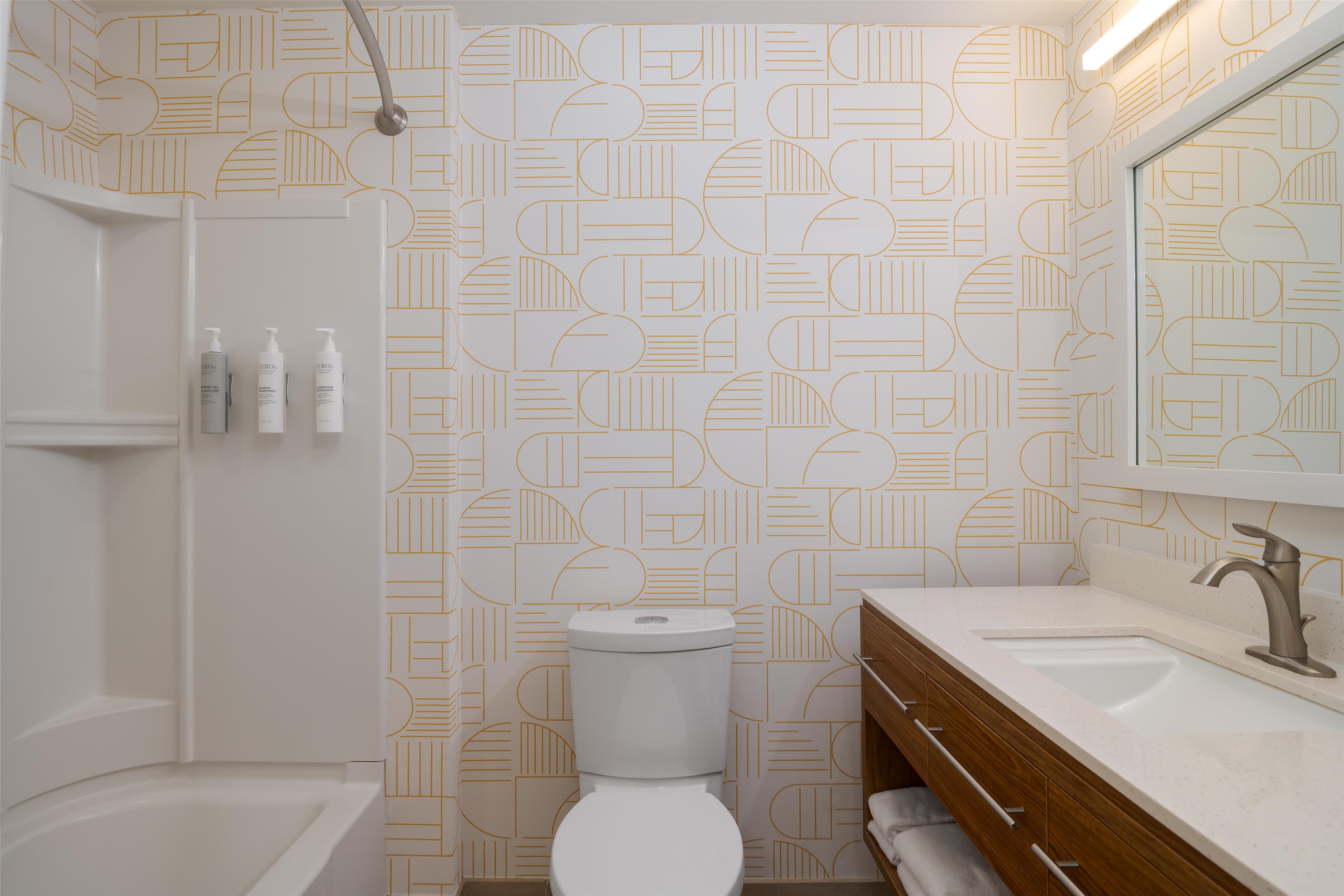 Guest room bath