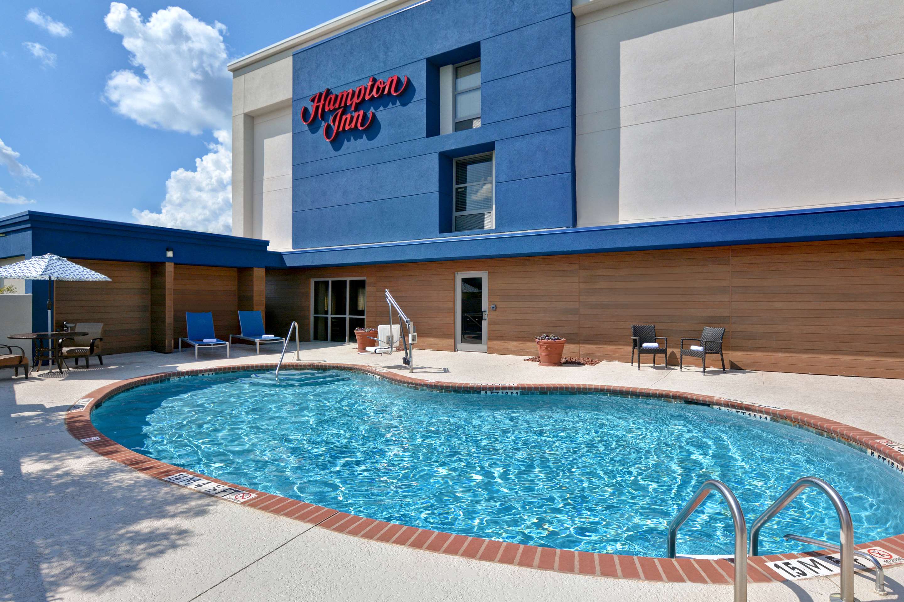 Pool | Hampton Inn Greenwood