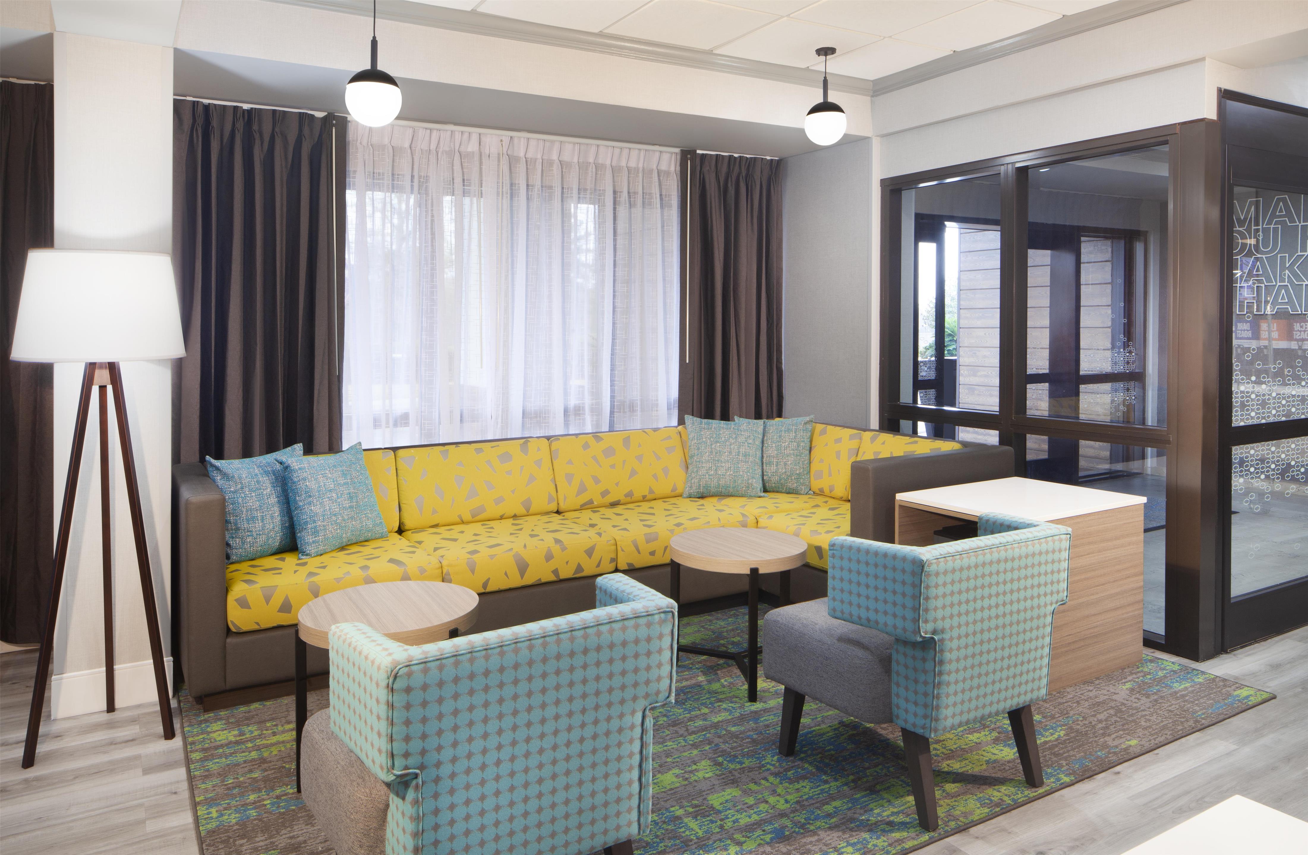 Lobby | Hampton Inn Greenville