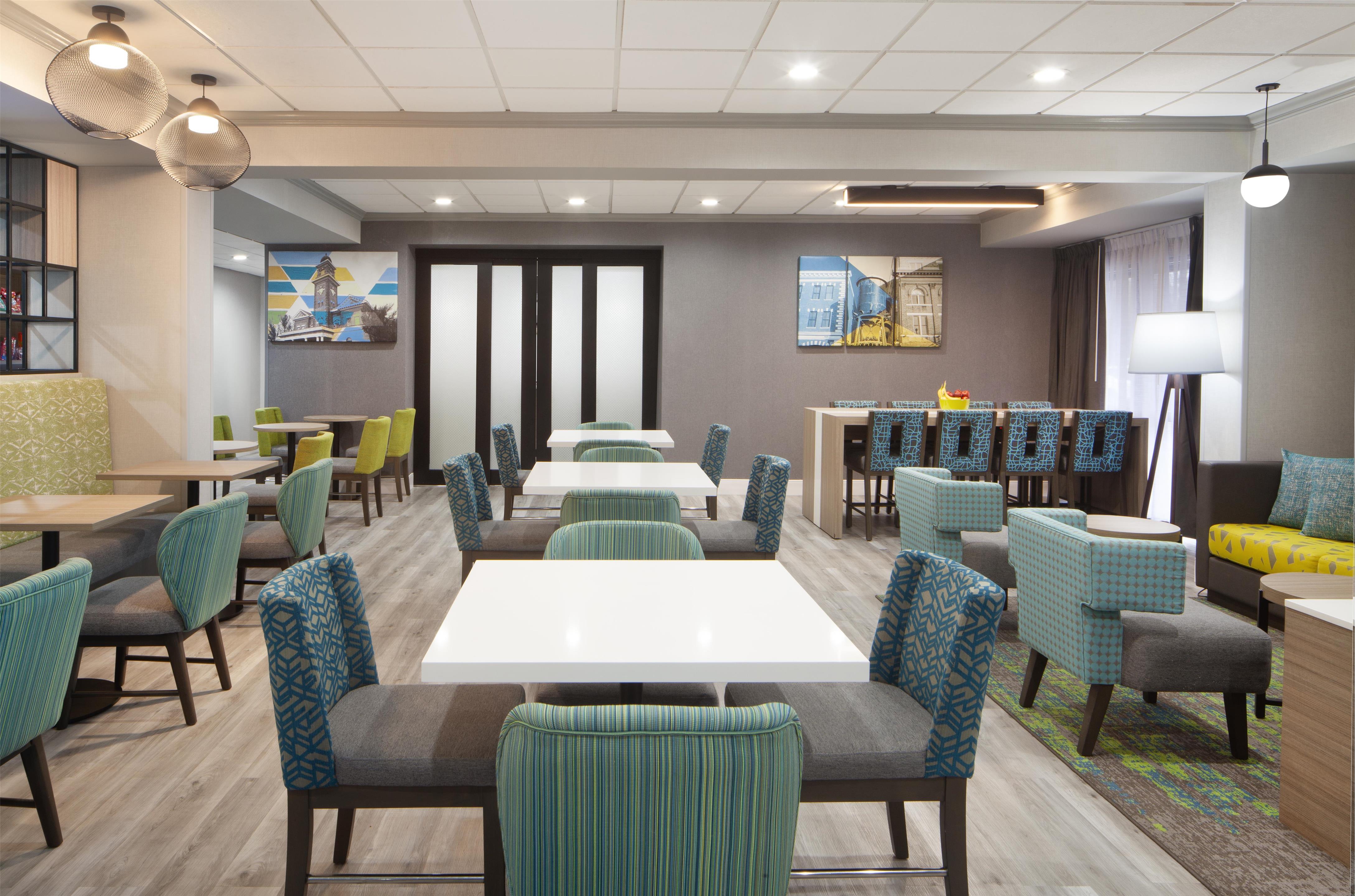 Breakfast Area | Hampton Inn Greenville
