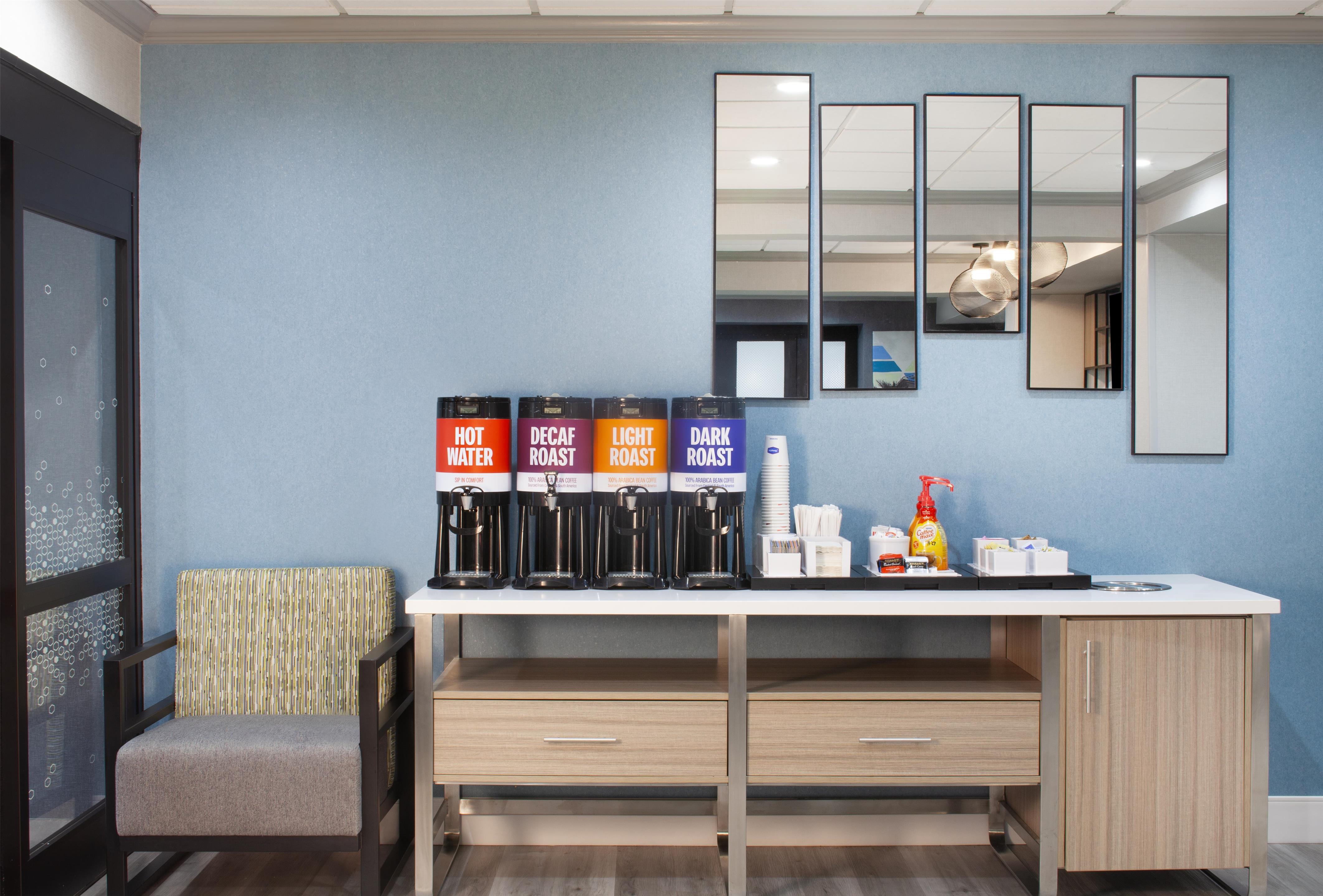Restaurant | Hampton Inn Greenville