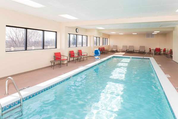 Pool - Hampton Inn Grand Rapids - I-96, Exit 30
