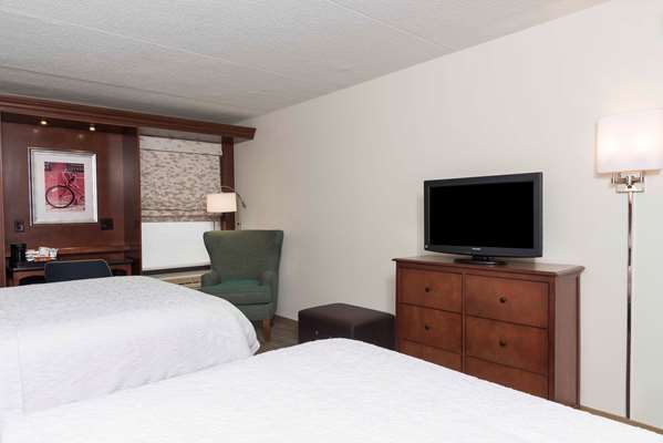  - Hampton Inn Grand Rapids - I-96, Exit 30