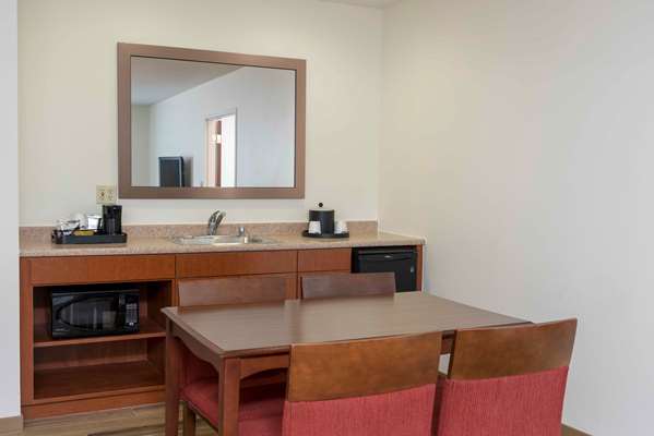  - Hampton Inn Grand Rapids - I-96, Exit 30