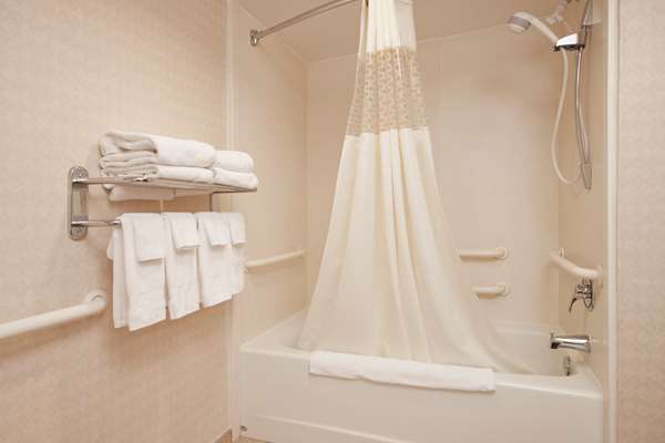  - Hampton Inn Grand Rapids - I-96, Exit 30