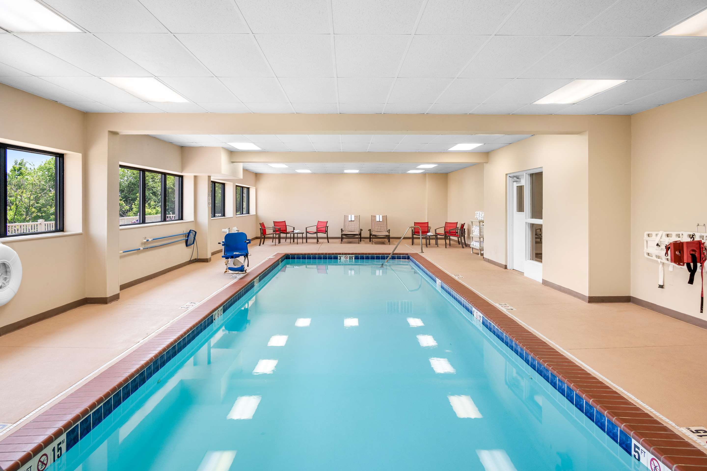 Pool | Hampton Inn Grand Rapids-North