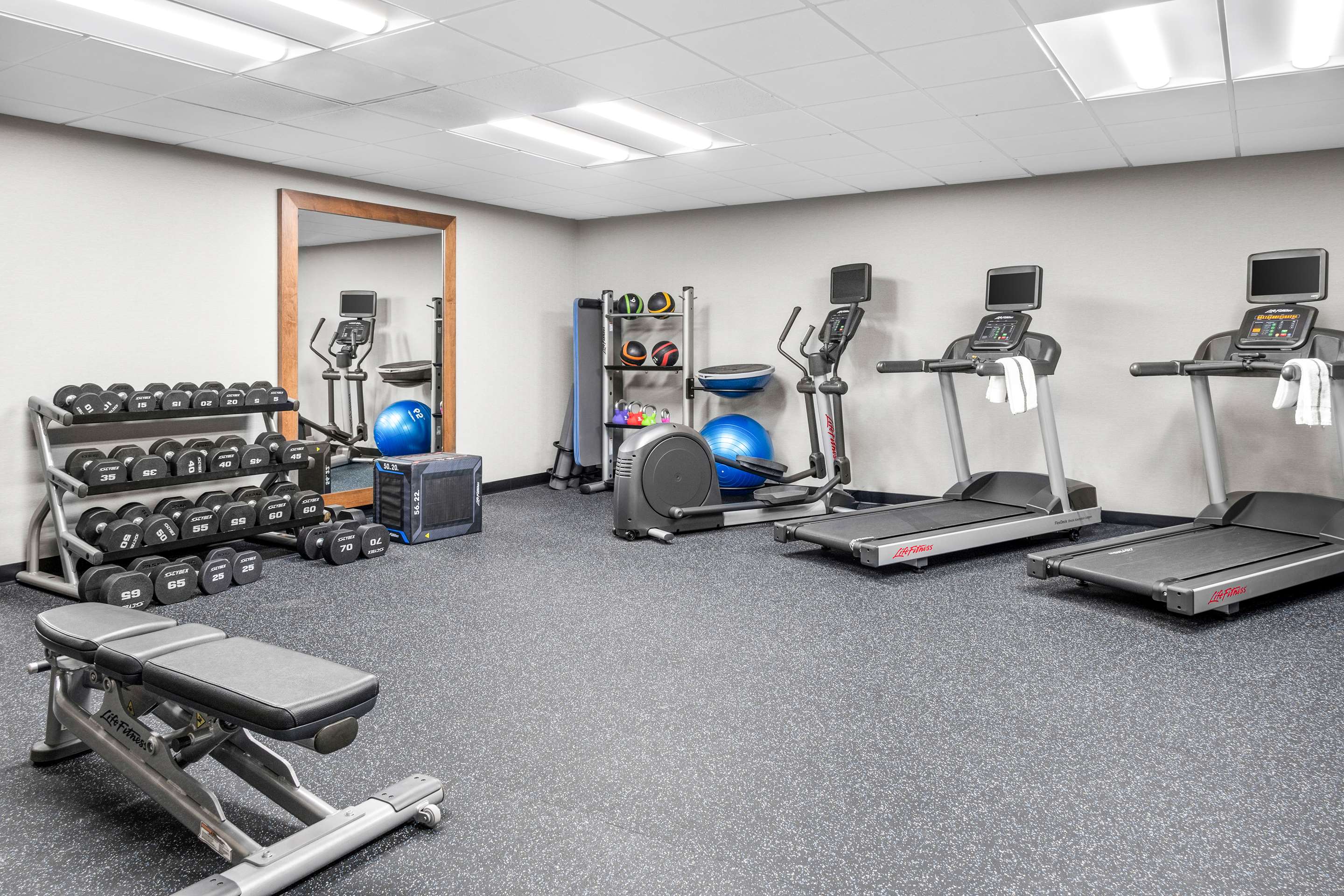 Health club fitness center gym | Hampton Inn Grand Rapids-North