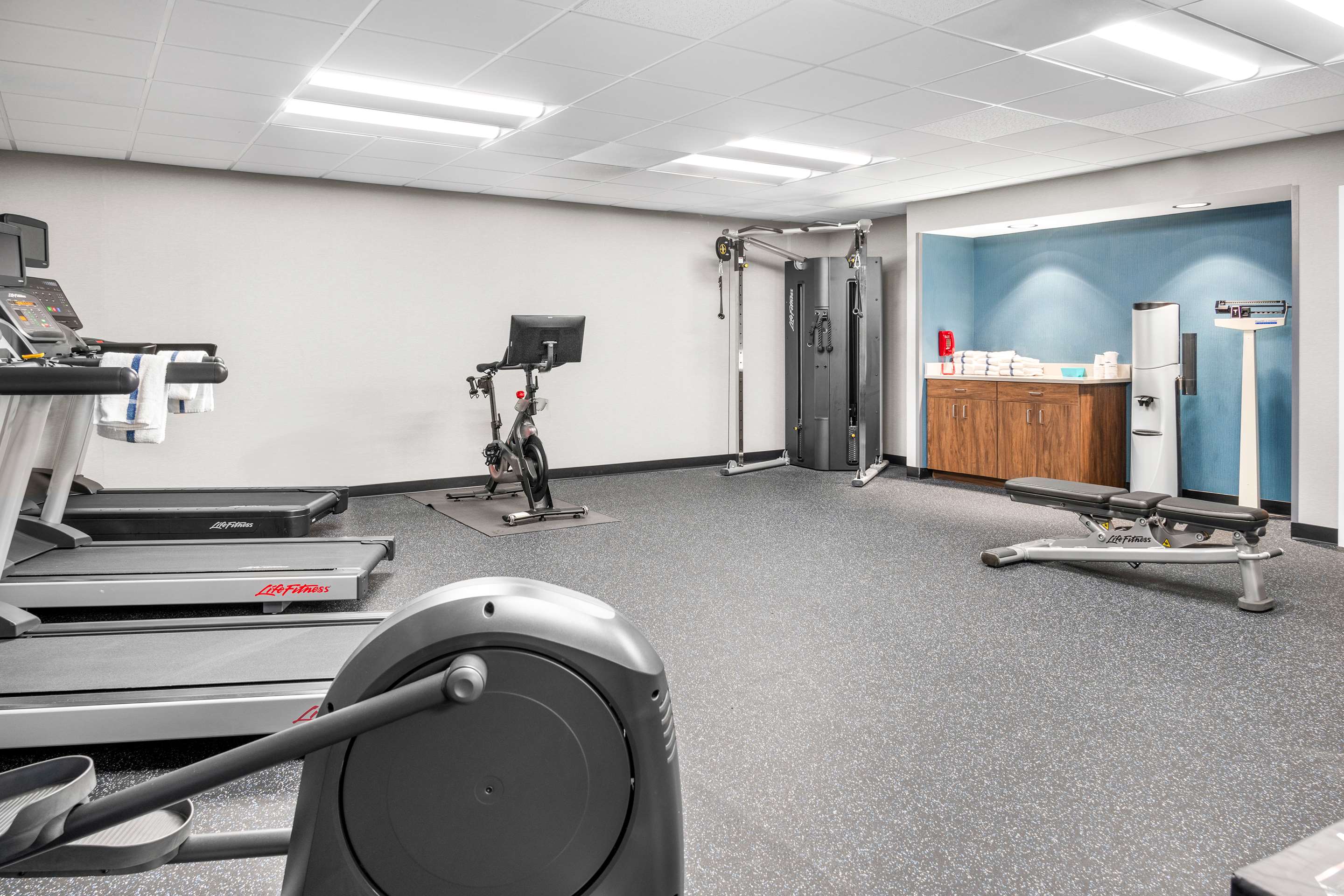 Health club fitness center gym | Hampton Inn Grand Rapids-North