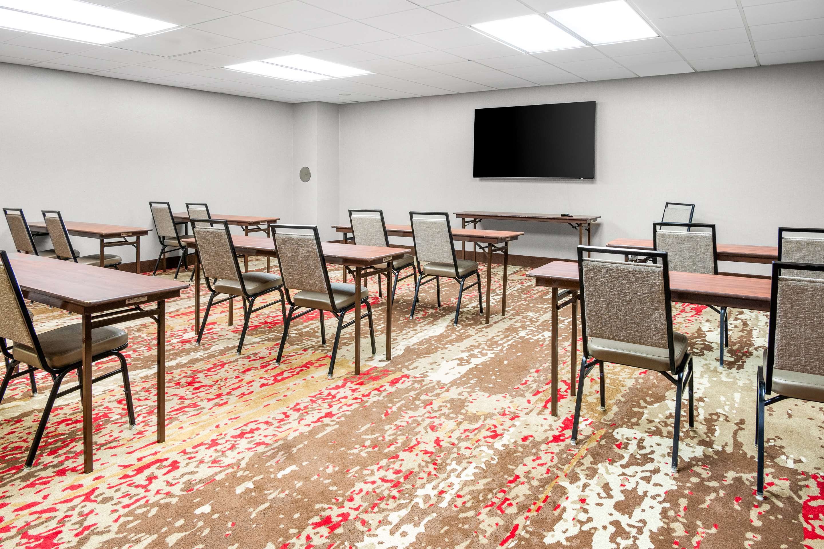 Meeting Room | Hampton Inn Grand Rapids-North