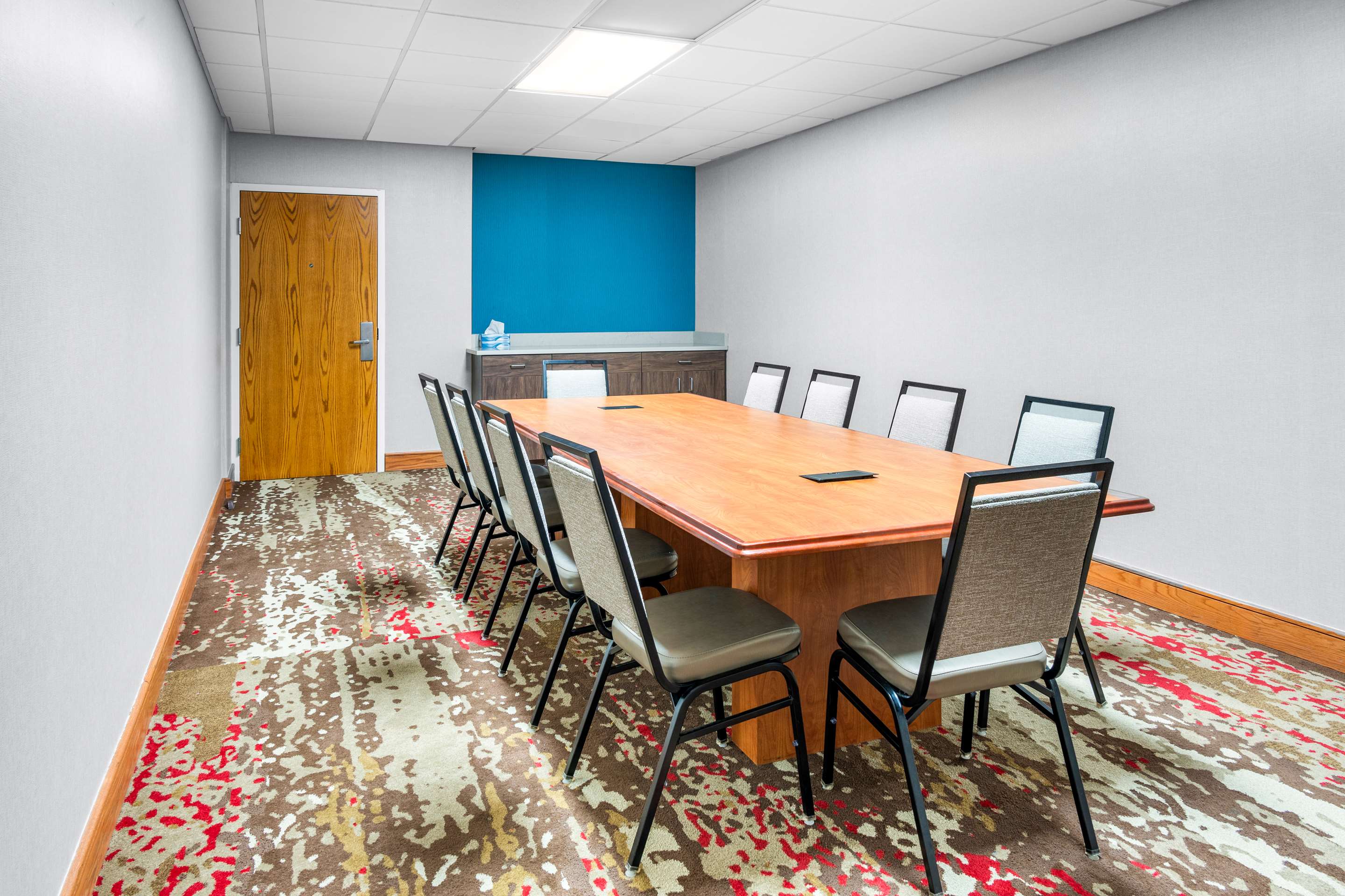 Meeting Room | Hampton Inn Grand Rapids-North