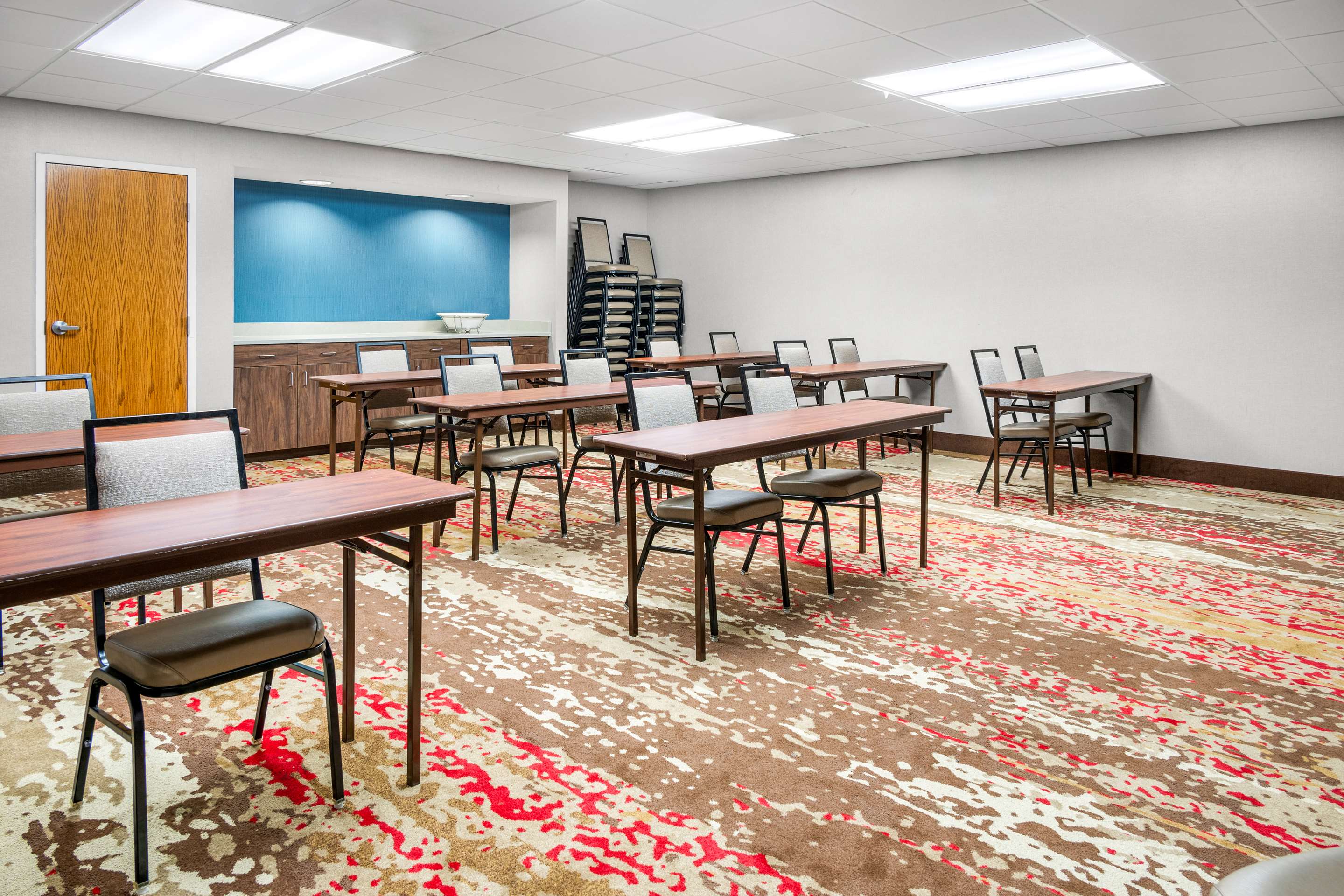 Meeting Room | Hampton Inn Grand Rapids-North