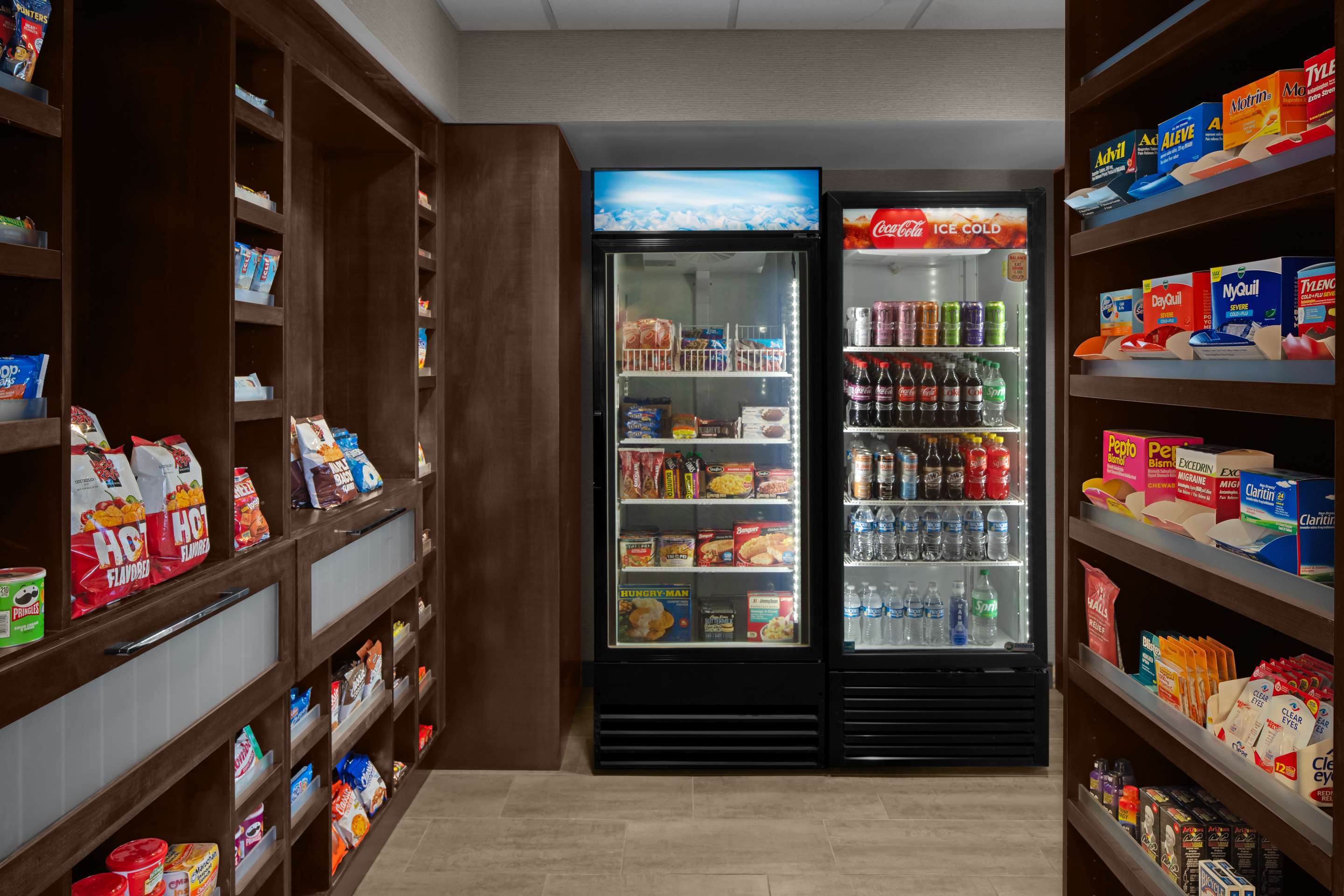 Restaurant | Hampton Inn & Suites Grand Rapids-Airport 28th St