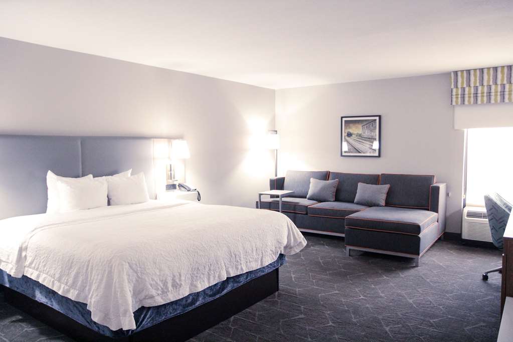HAMPTON INN GREENEVILLE TN - Tap to explore photos