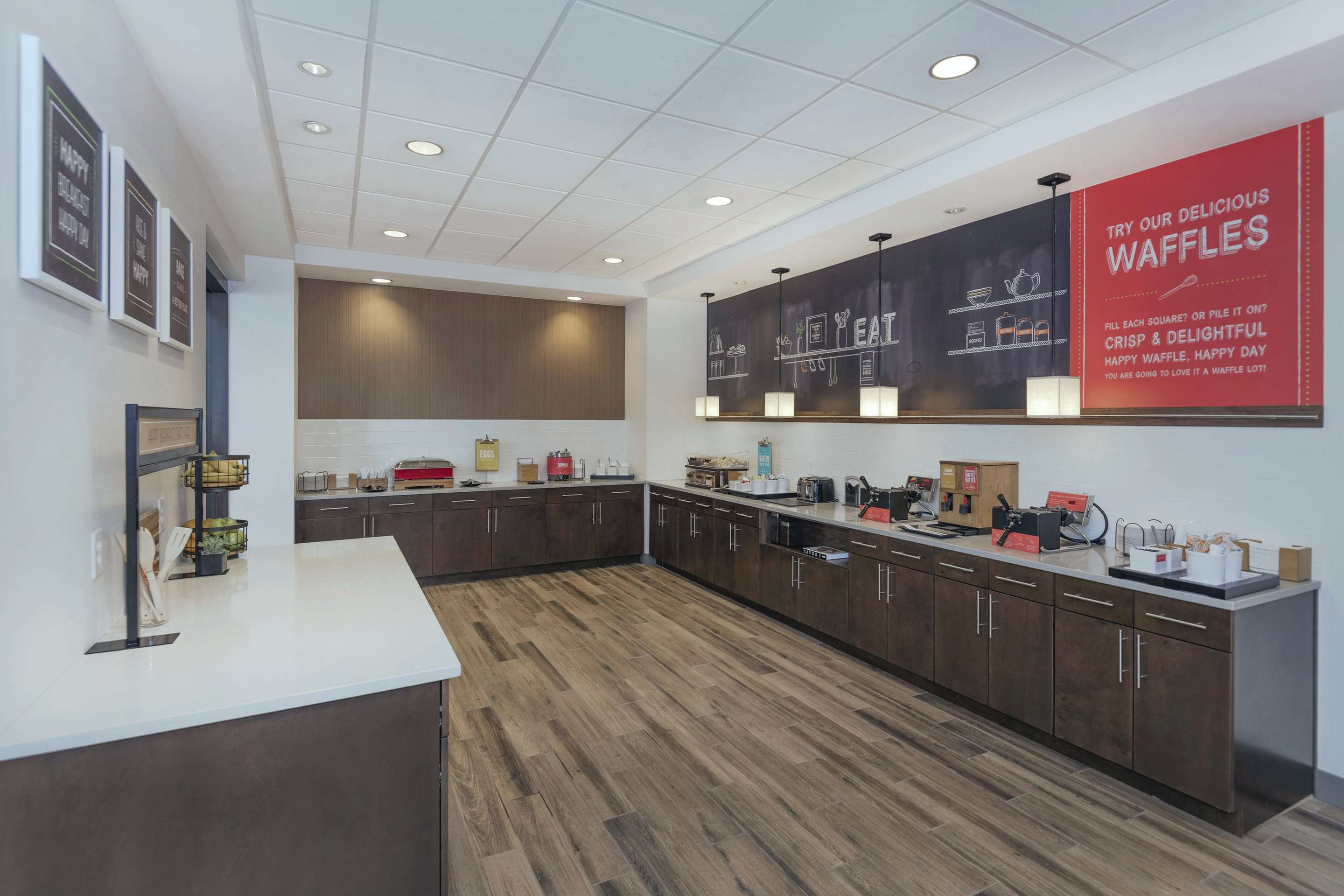 Breakfast Area | Hampton Inn & Suites Burlington, NC
