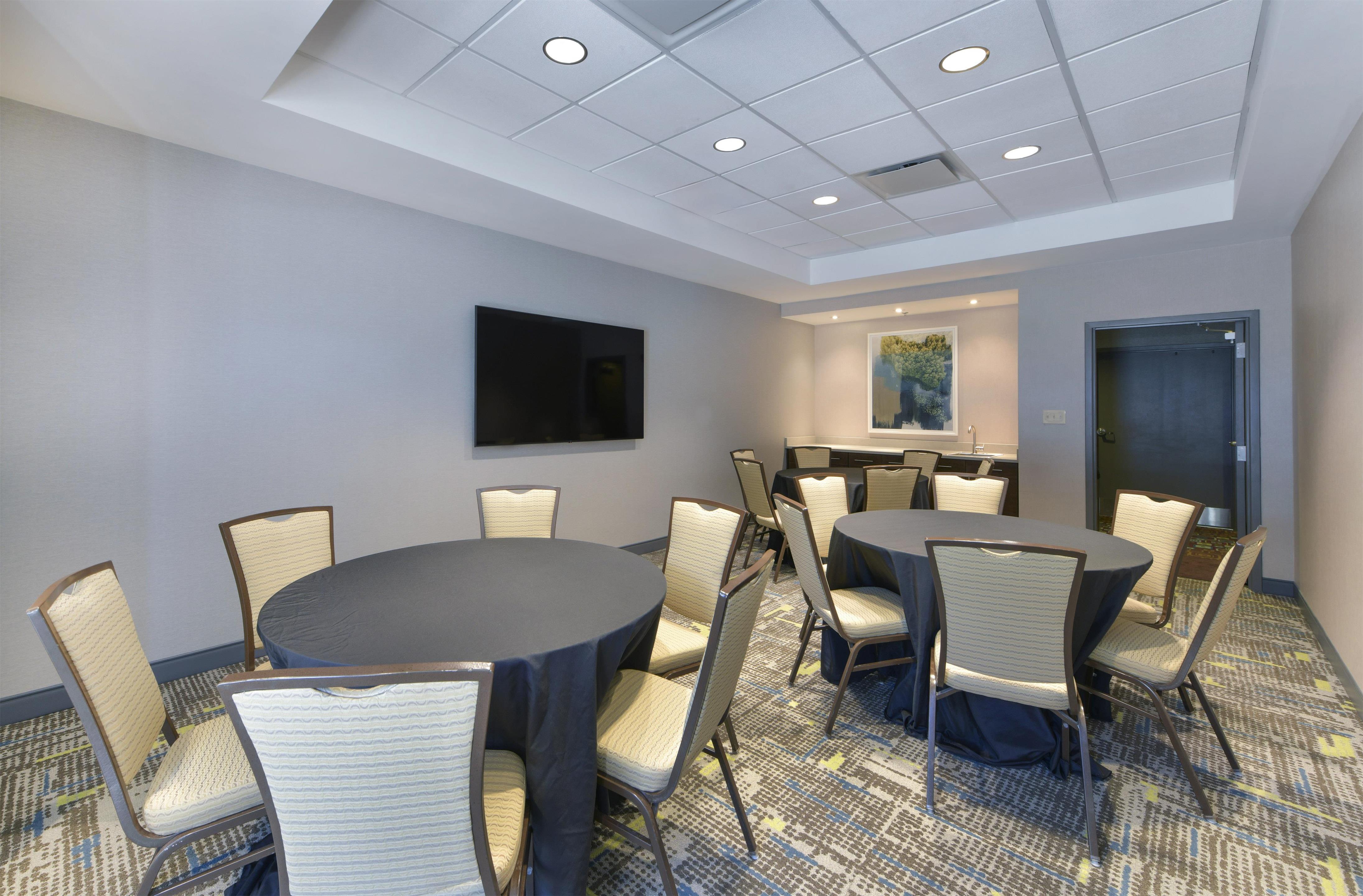 Meeting Room | Hampton Inn & Suites Burlington, NC