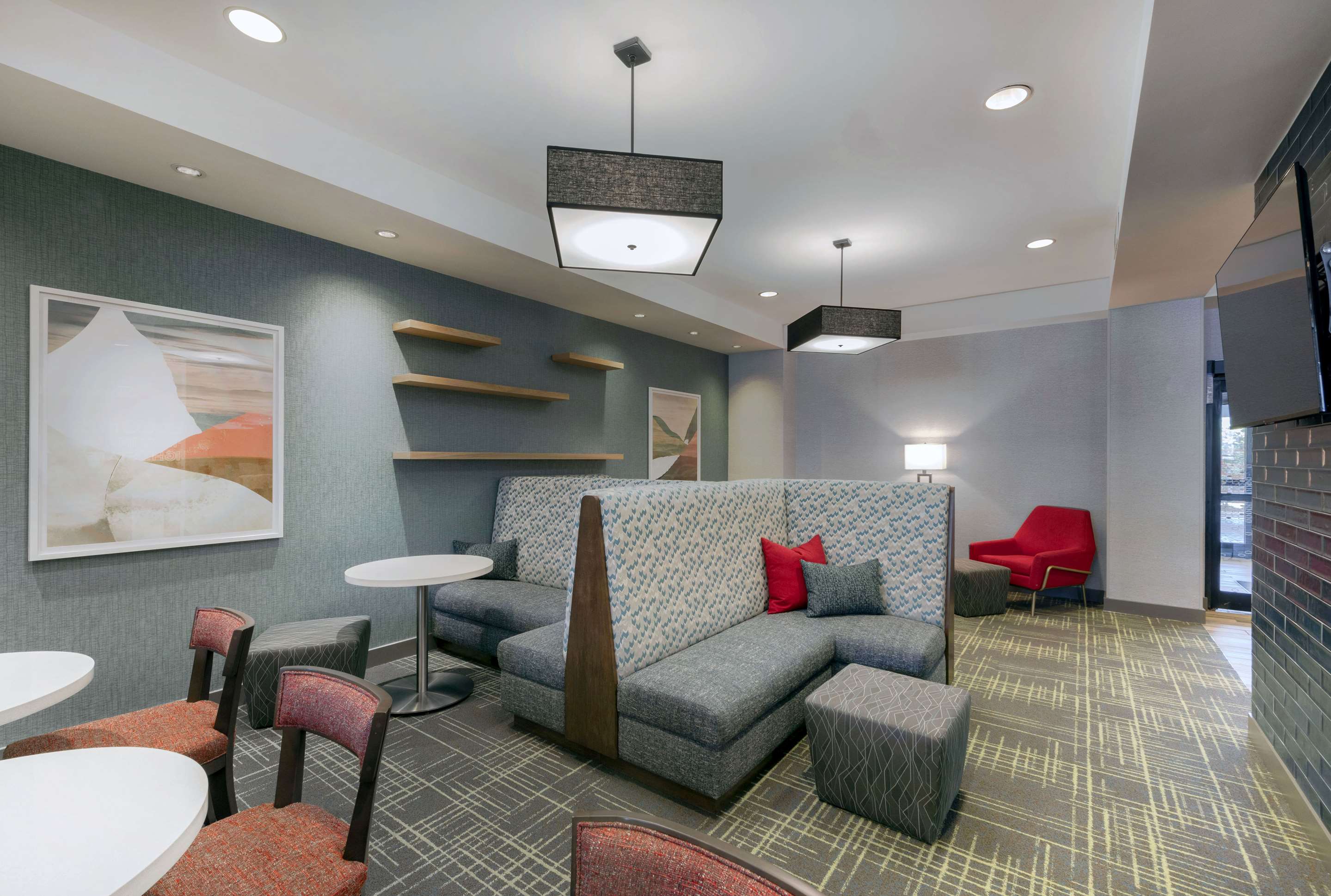Lobby | Hampton Inn & Suites Burlington, NC