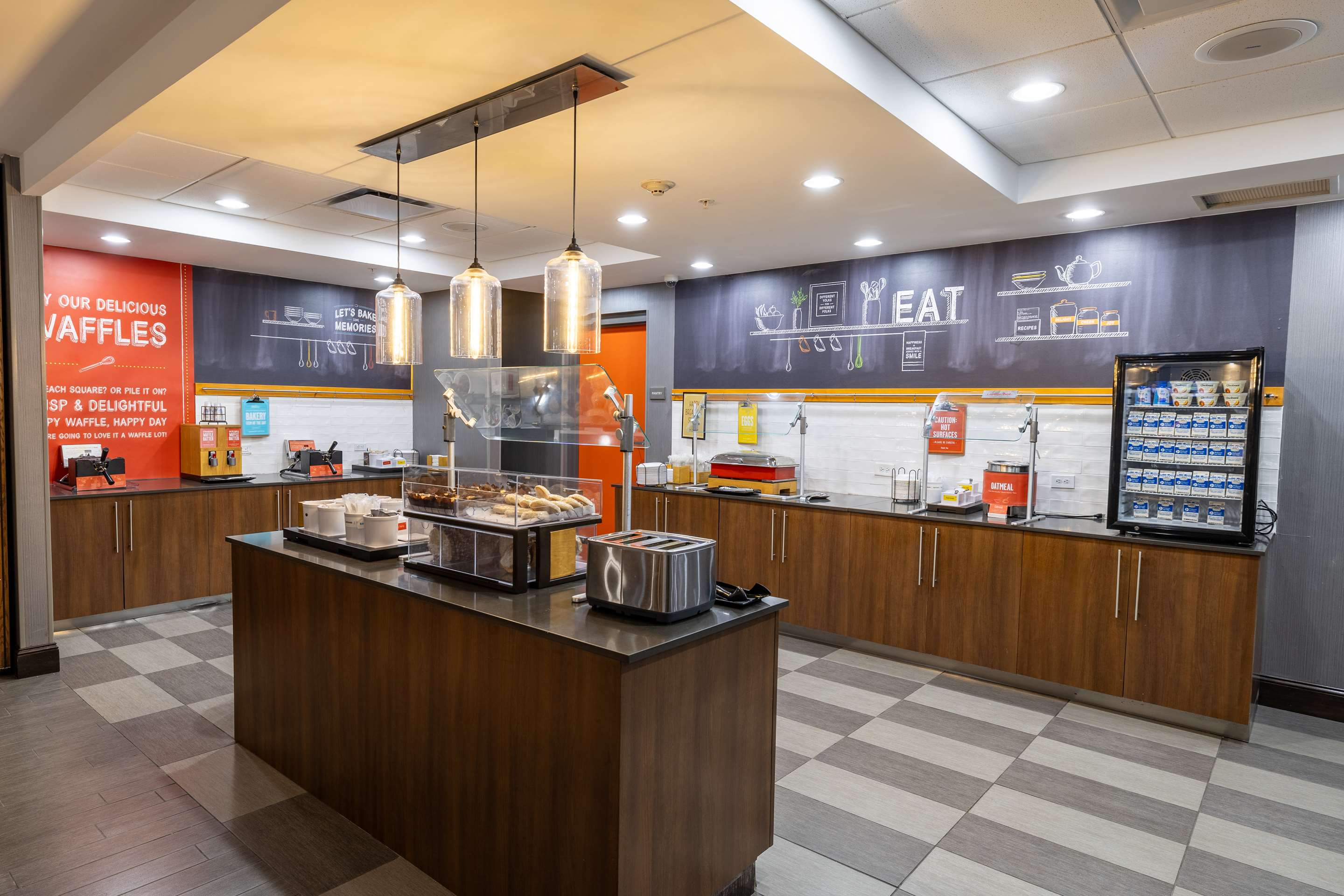 Breakfast Area | Hampton Inn & Suites Greensboro/Coliseum Area