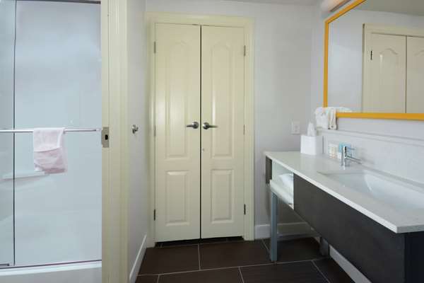  - Hampton Inn & Suites Duncan - I-85, Exit 63