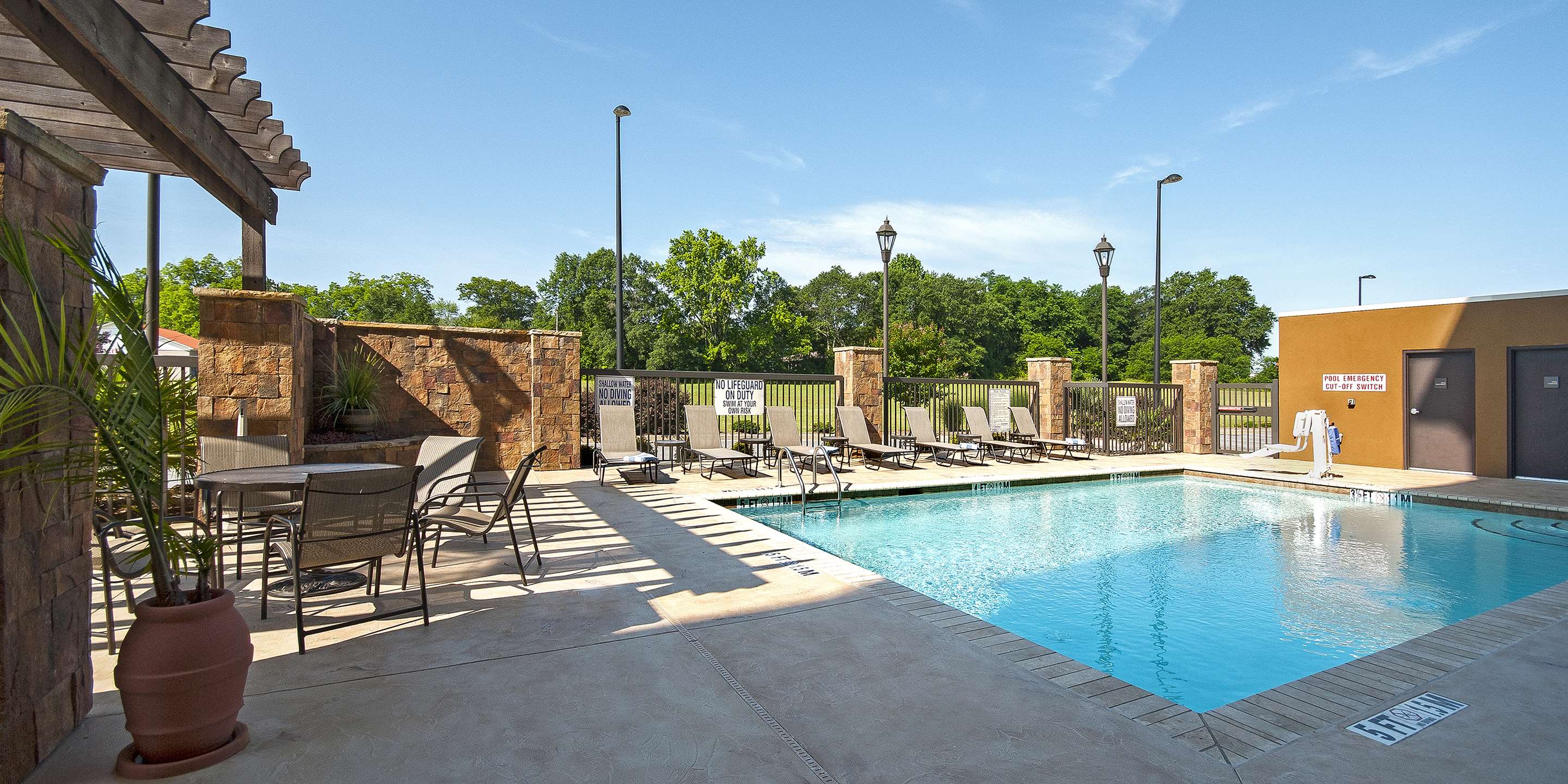 Pool | Hampton Inn & Suites Seneca-Clemson Area