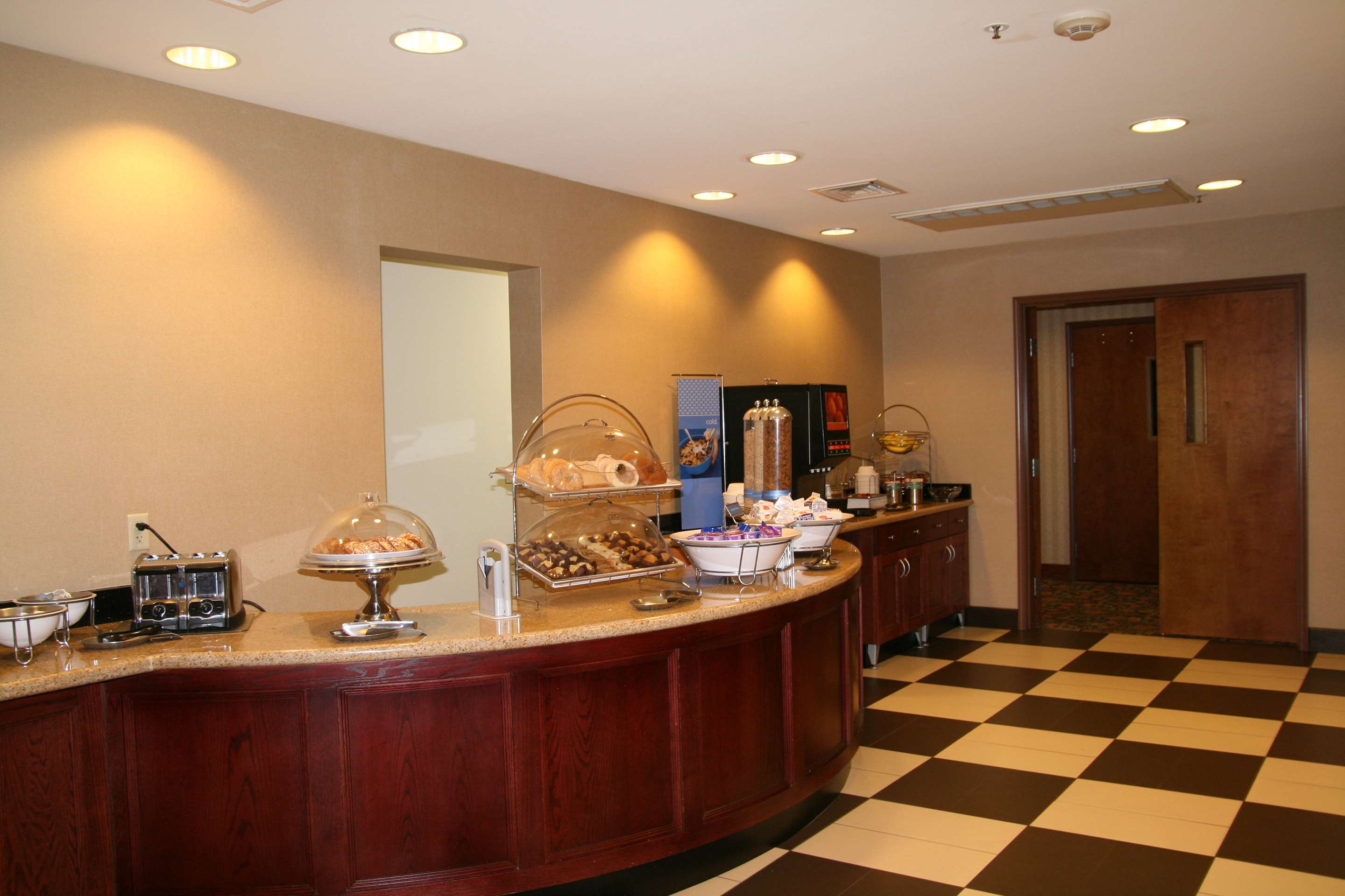 Restaurant | Hampton Inn Great Falls