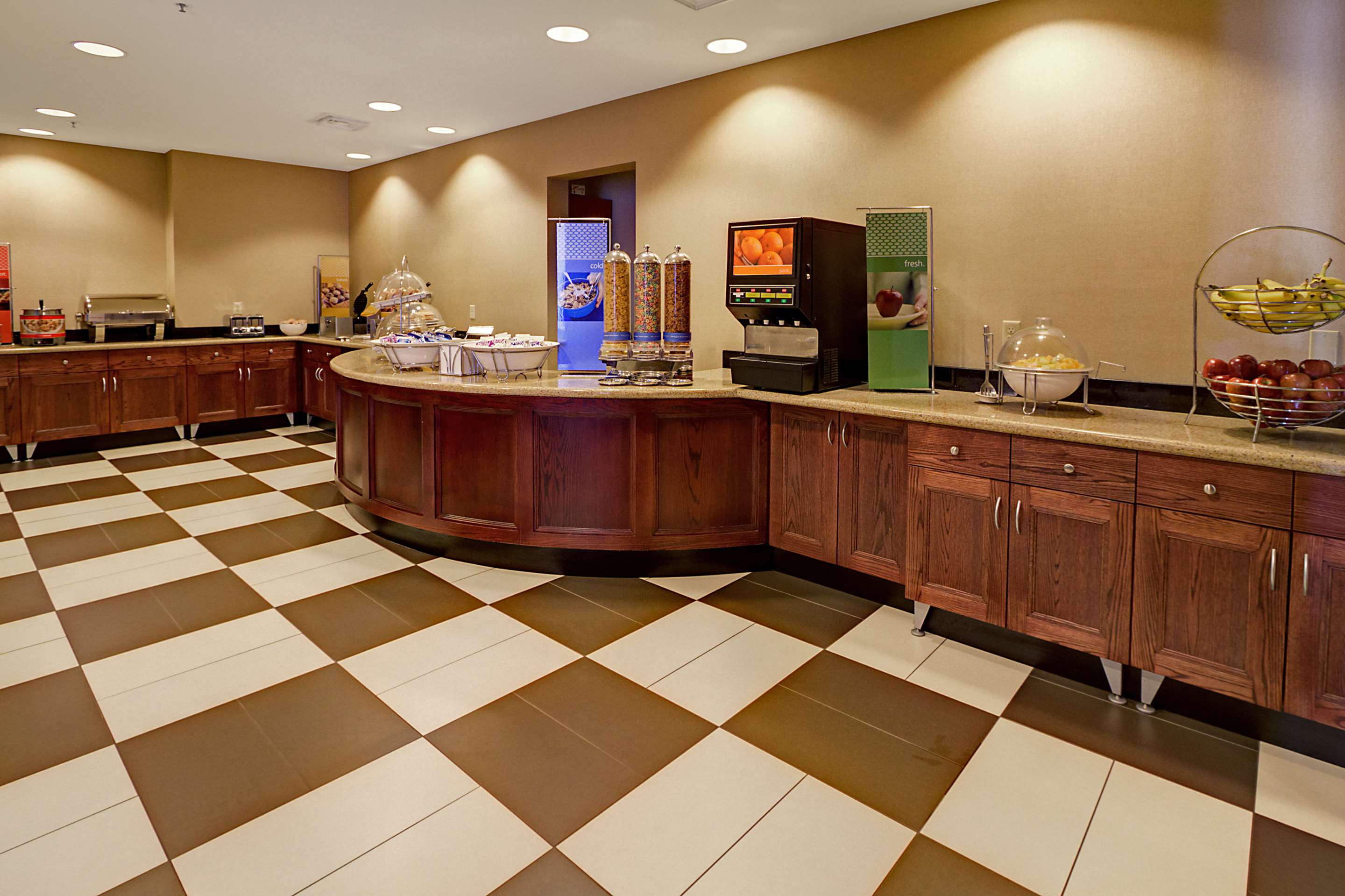 Restaurant | Hampton Inn Great Falls