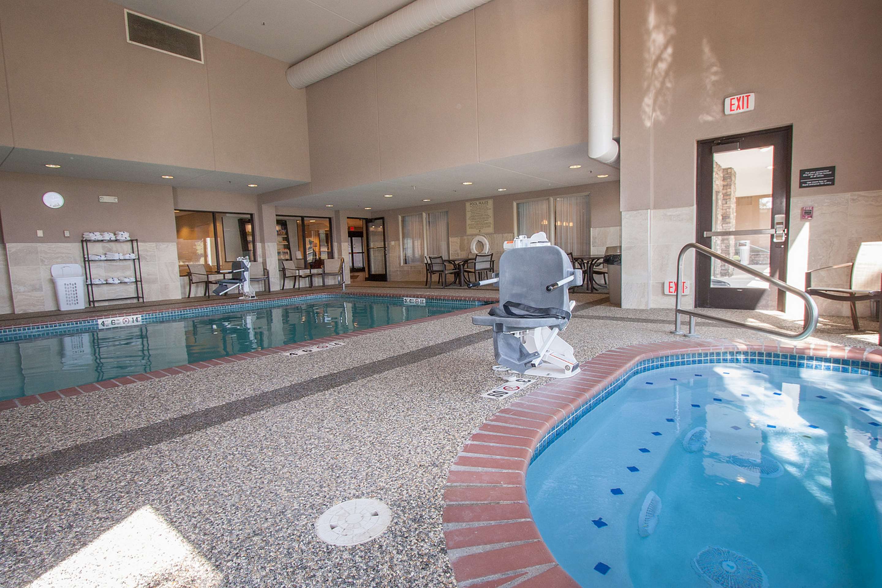 Pool | Hampton Inn Great Falls
